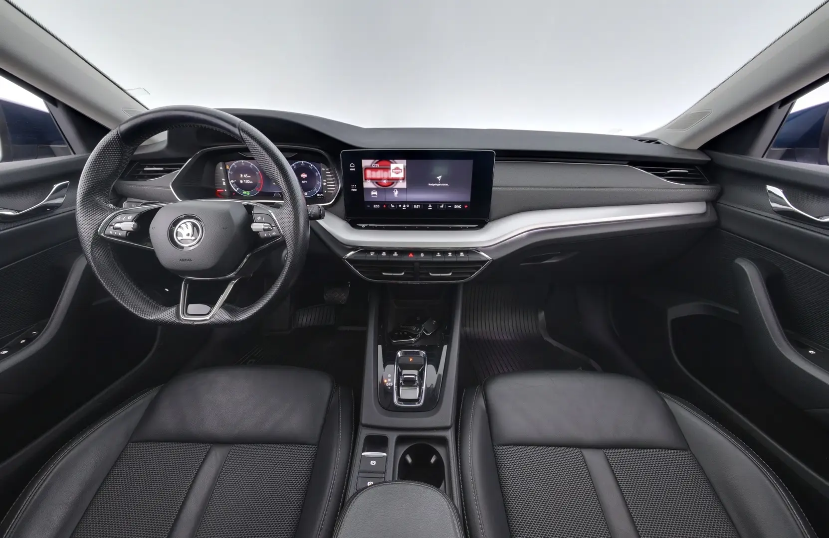 Car Image - 6CYiivnPxrrJjA8Qp4qq6s