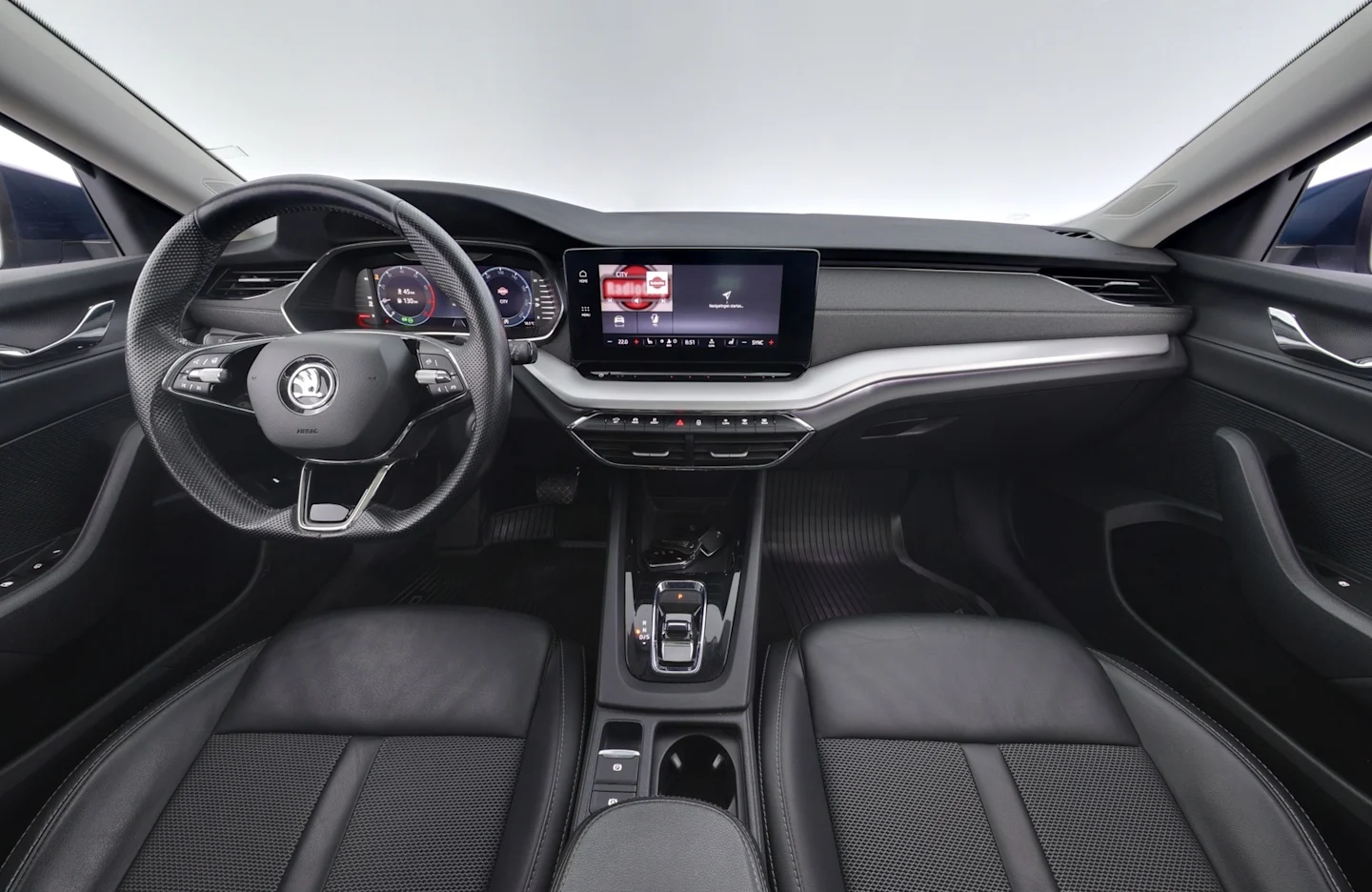 Car Image - 6CYiivnPxrrJjA8Qp4qq6s
