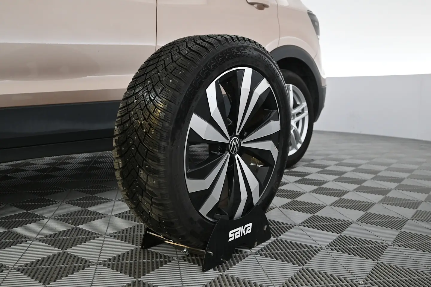 Car Image - 7Lli2guvrM4UqeoSBk7GSK