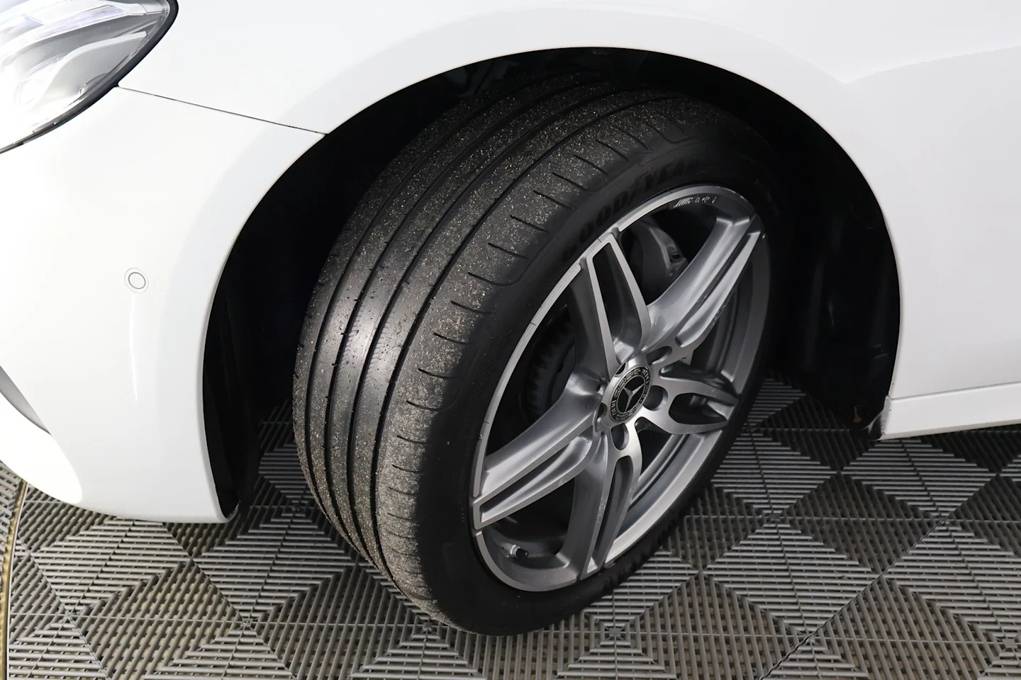 Car Image - 3sQHL6td96JlaN1hqsW4fZ