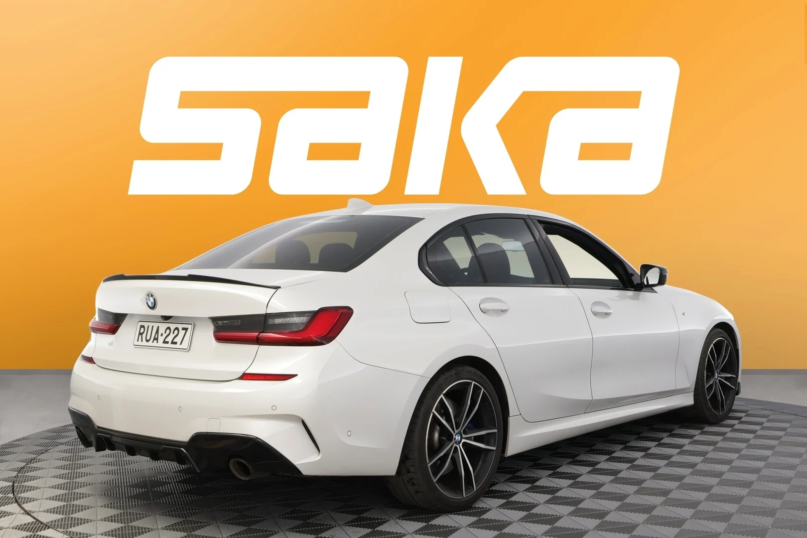 Car Image - 6tshzLmCQGwEpMjut2dw9b