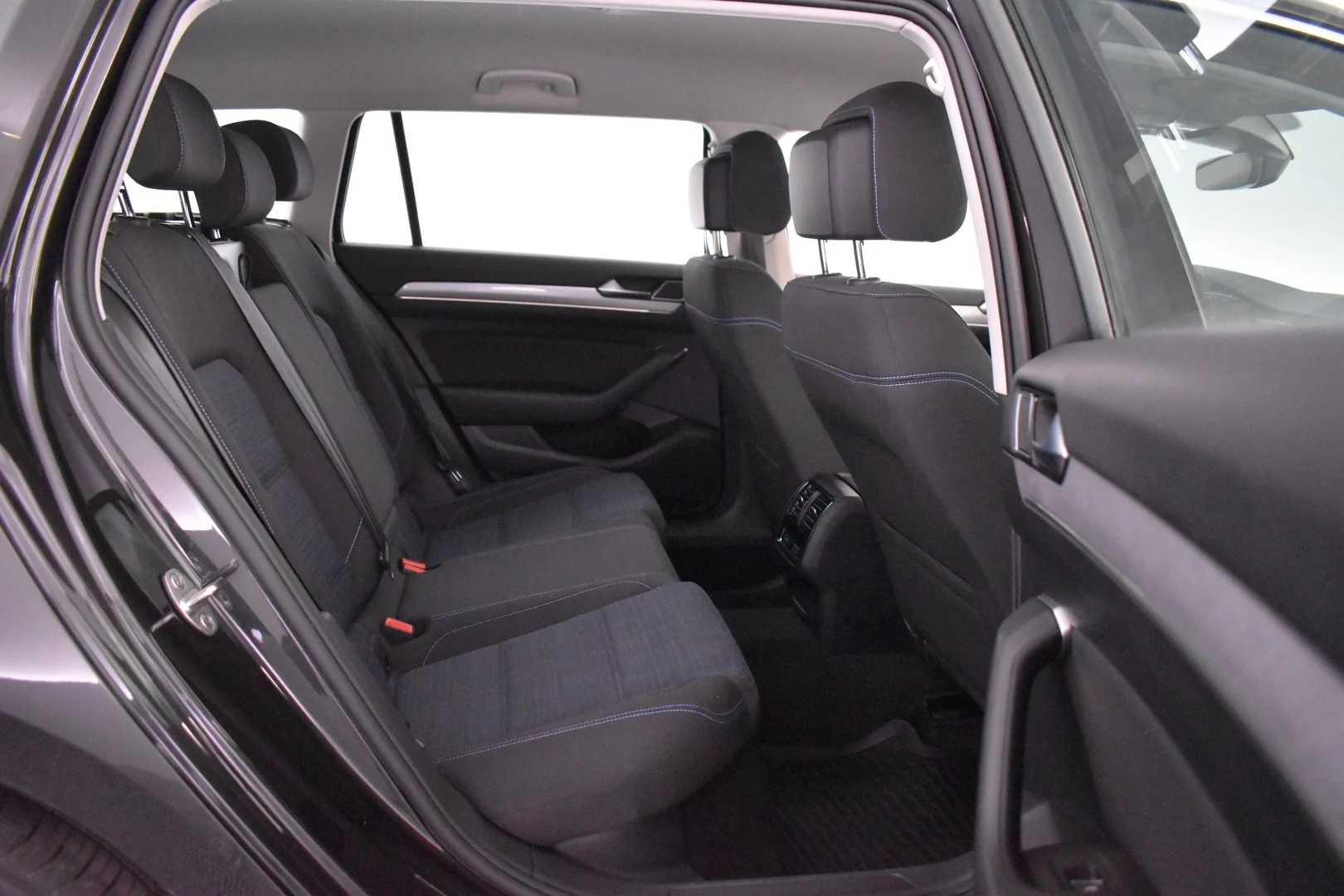 Car Image - 2lAEIGkM3MycGK0DIV9DVb