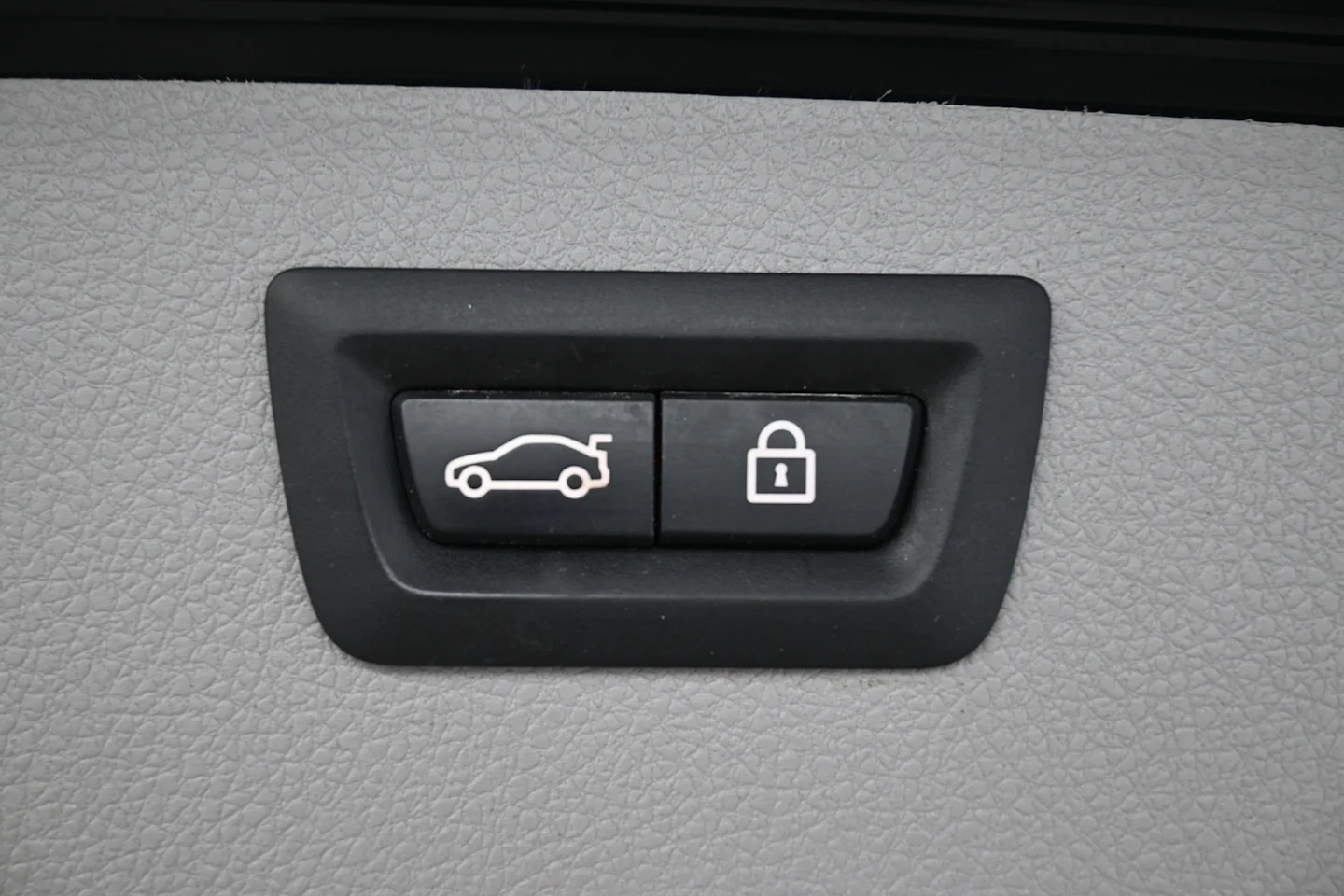 Car Image - 2ljHfzQJ96eazt6w7bmtol