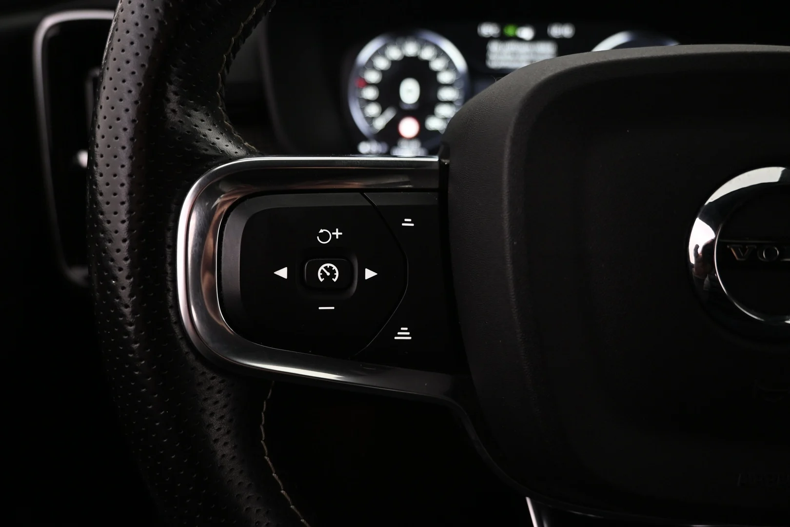 Car Image - 1LO32Q4XUIiU3pkQYiJ5eV