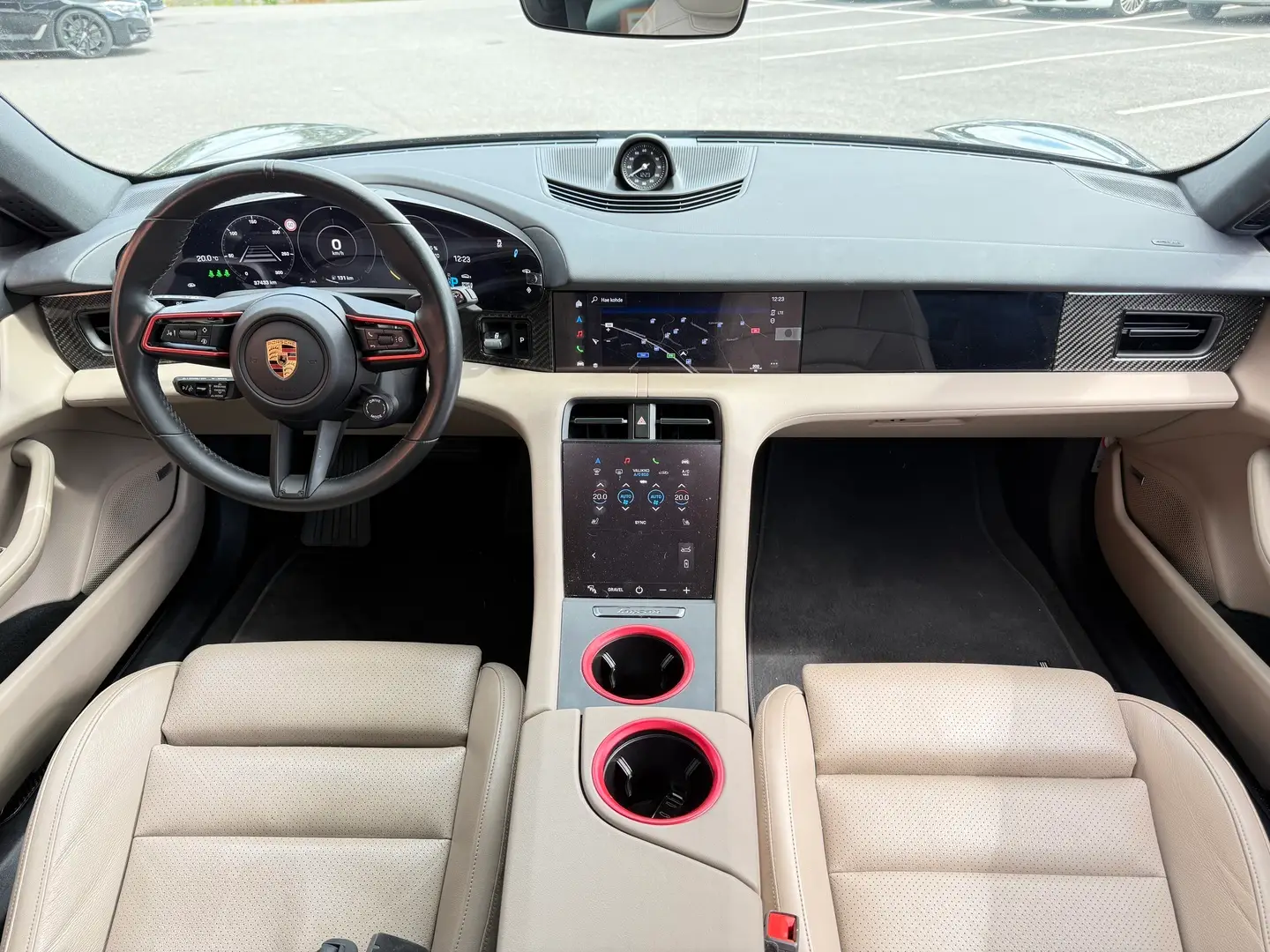 Car Image - BnGla9znFvewAZFFSoJXd