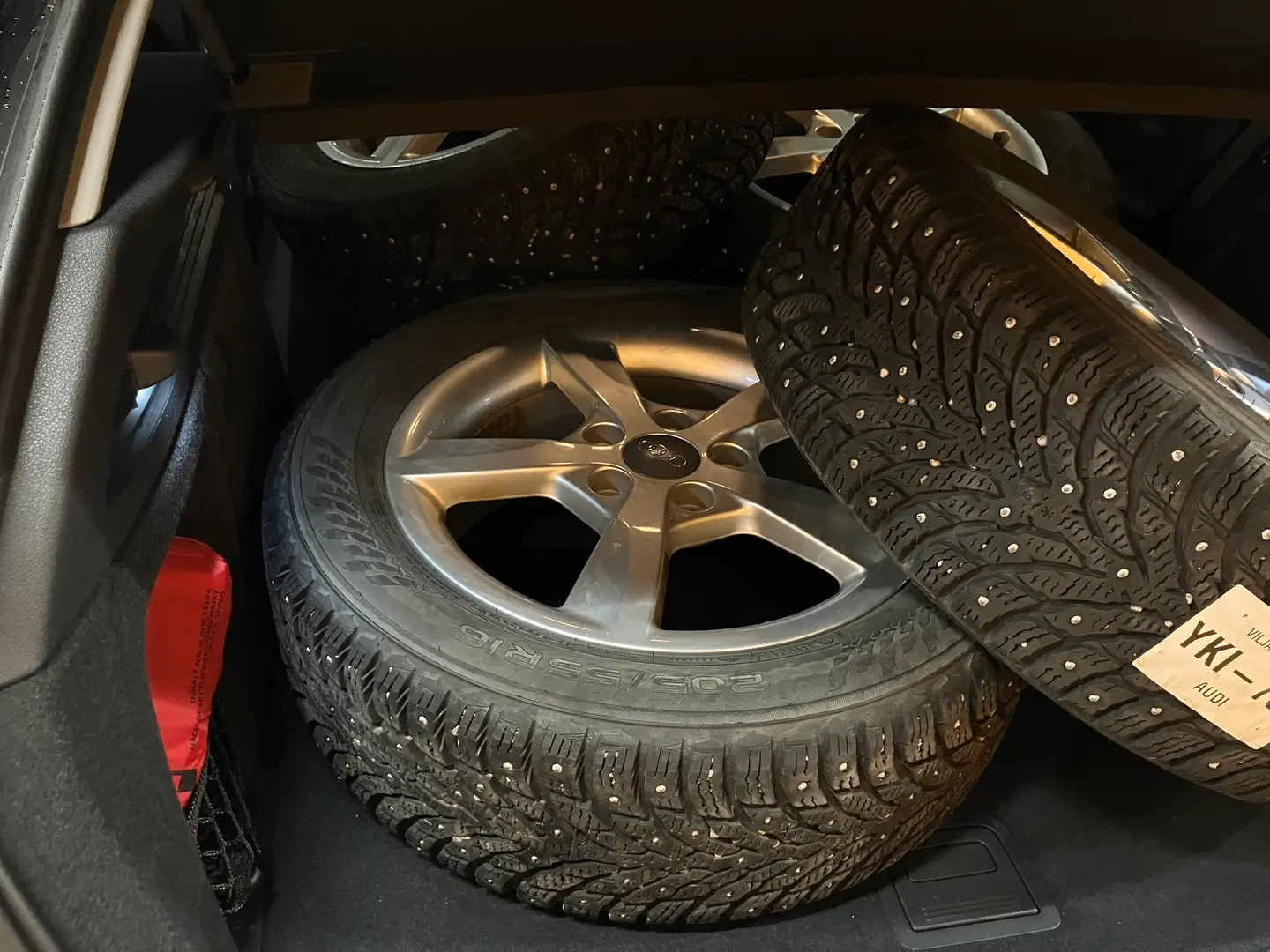Car Image - 5ol048nfu8iIsw3NGYTTuf