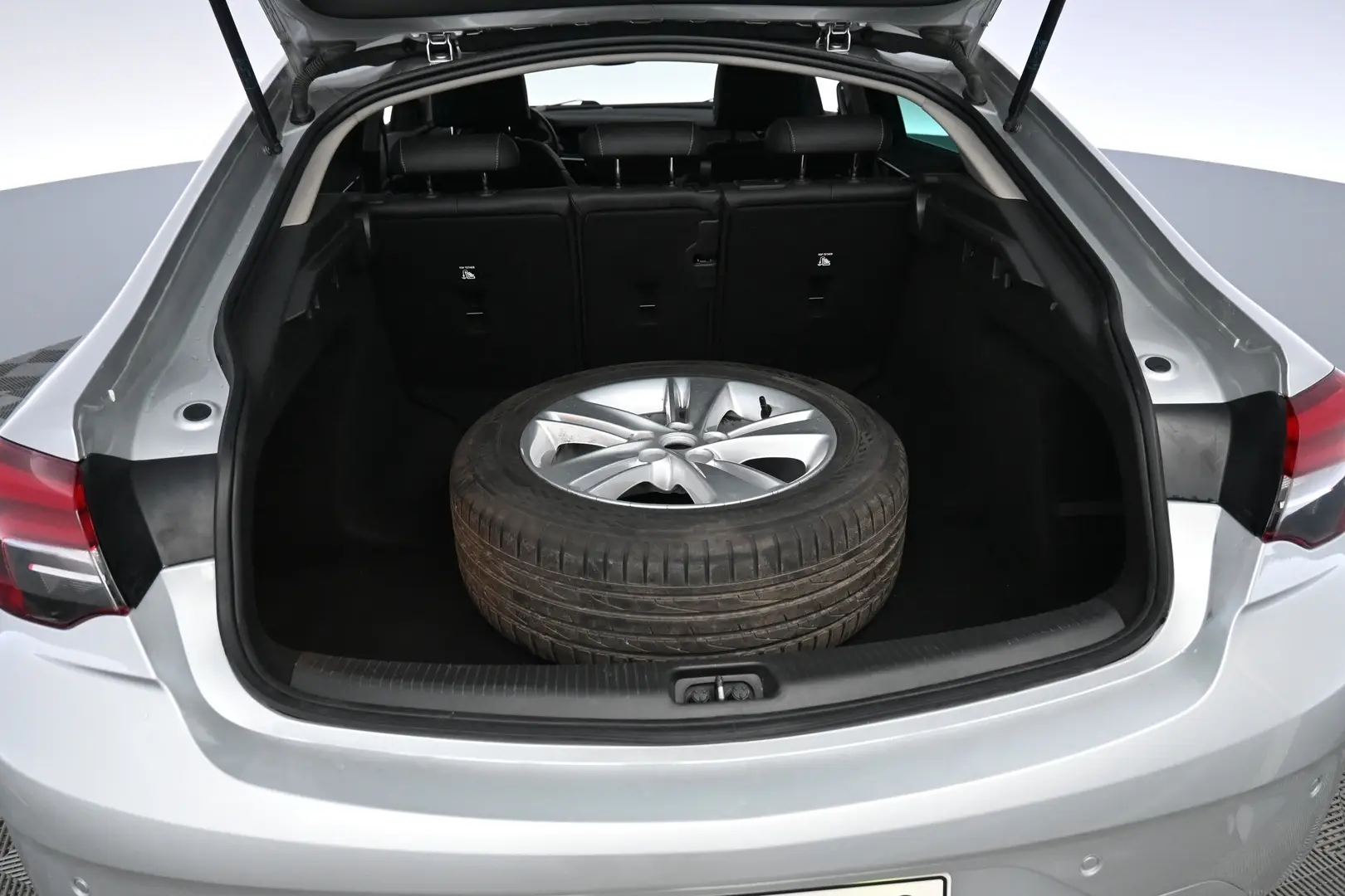Car Image - XpRHYkZwL64DkTZc1rHvn