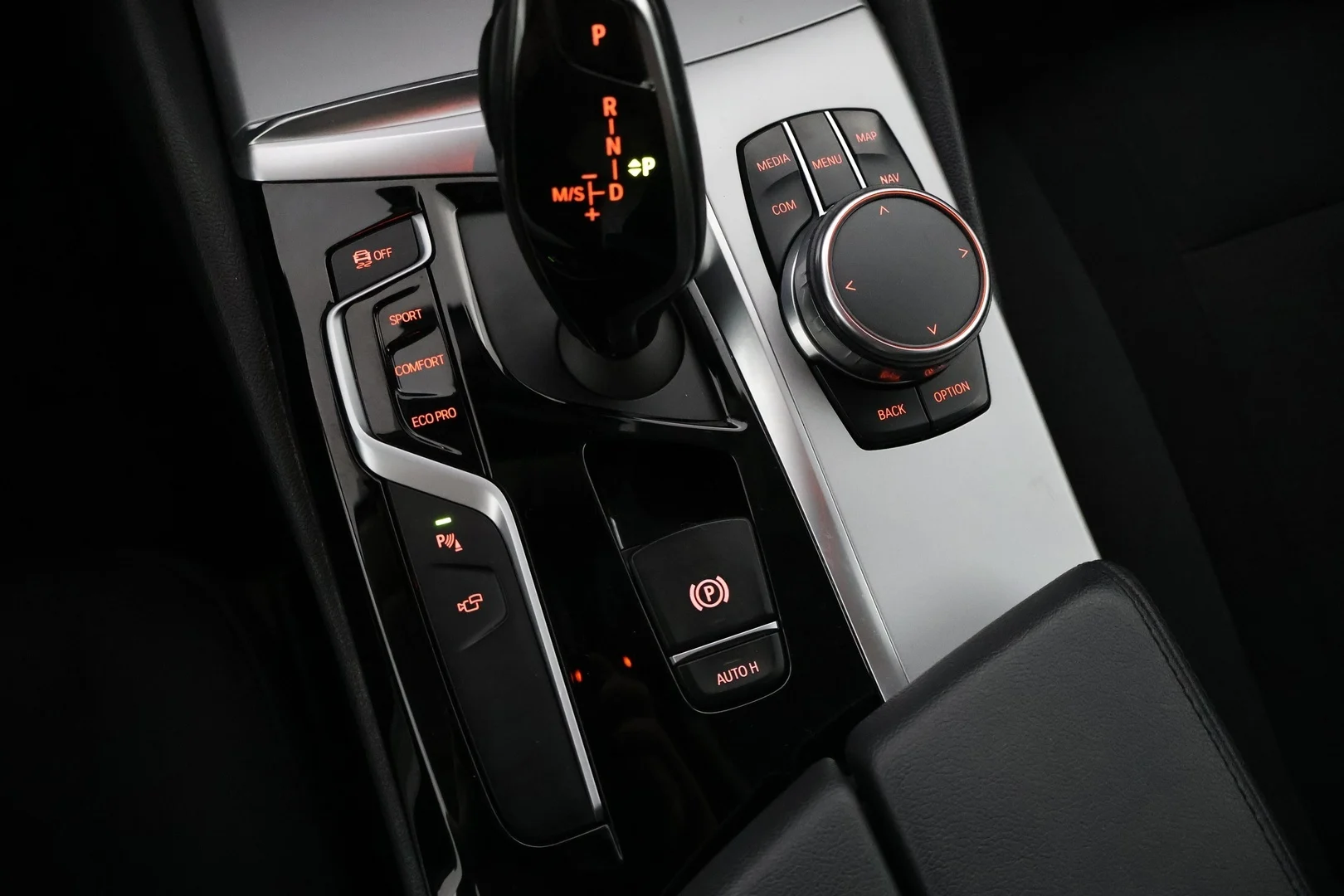 Car Image - 4Gt8UCVqkTxgurH8oqHhWS