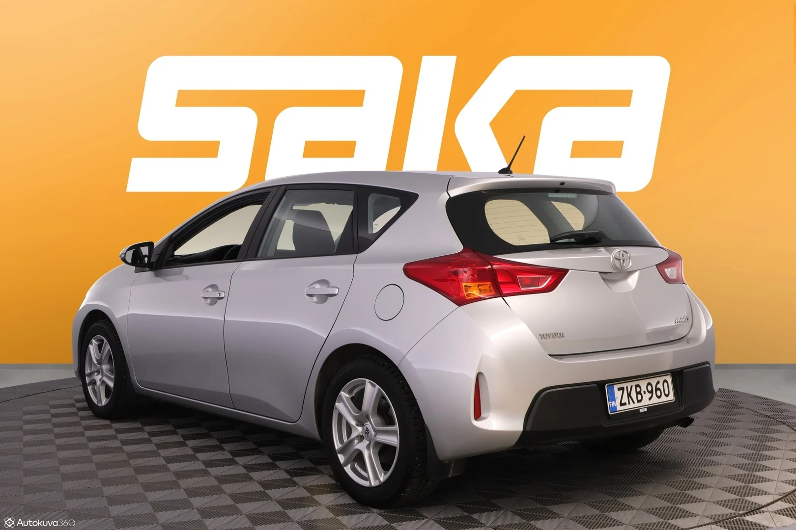 Car Image - 1FgCoj7BS8nRP833VPyLqE
