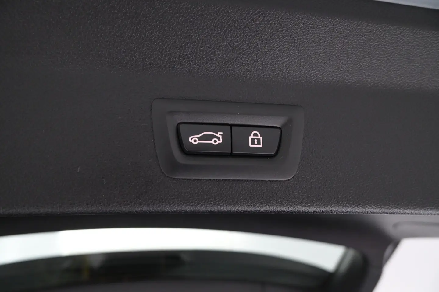 Car Image - 4OJD0xu6UxBAKeXPxZZYpC