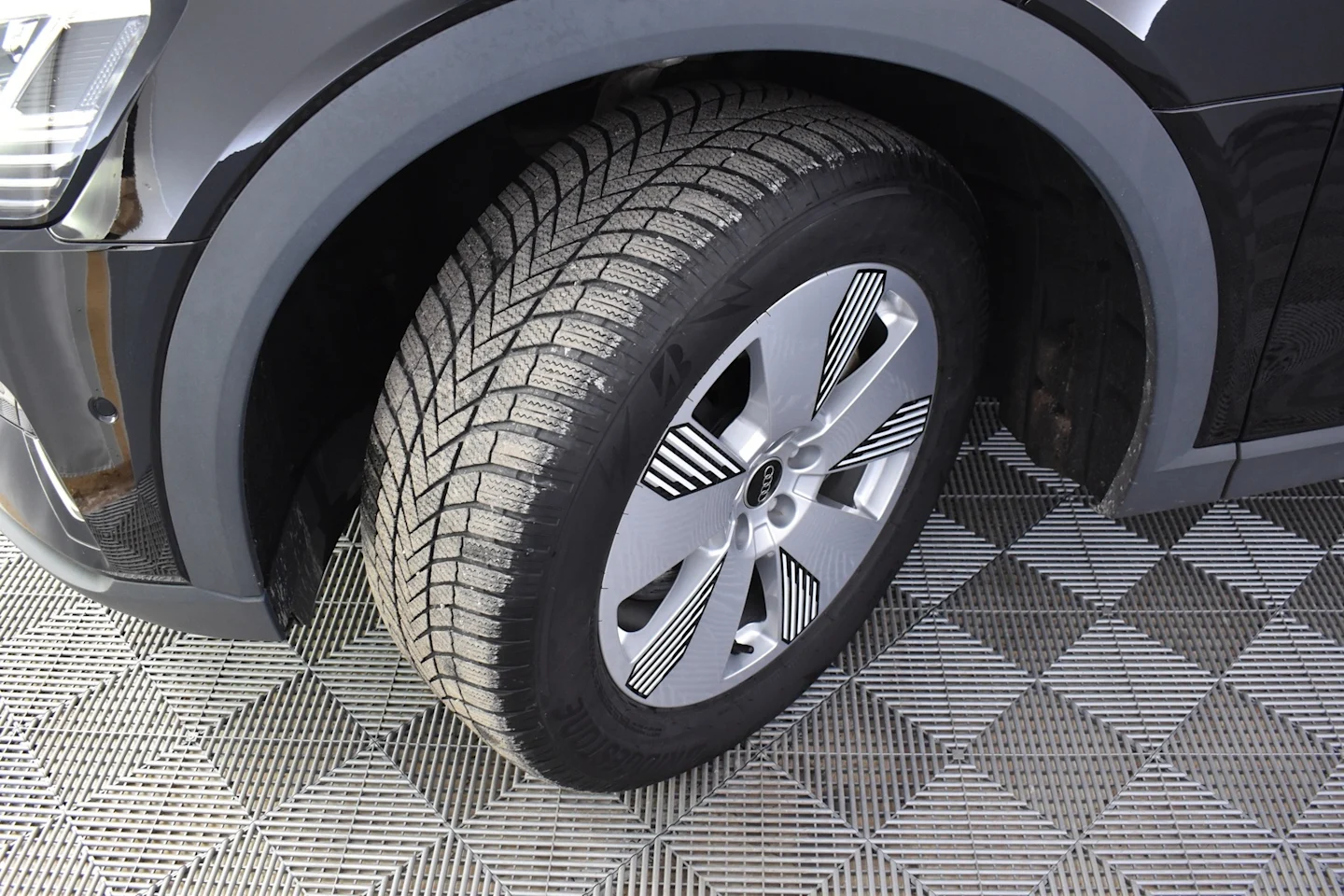 Car Image - q9WrH6Peld5pqYHBlf41l