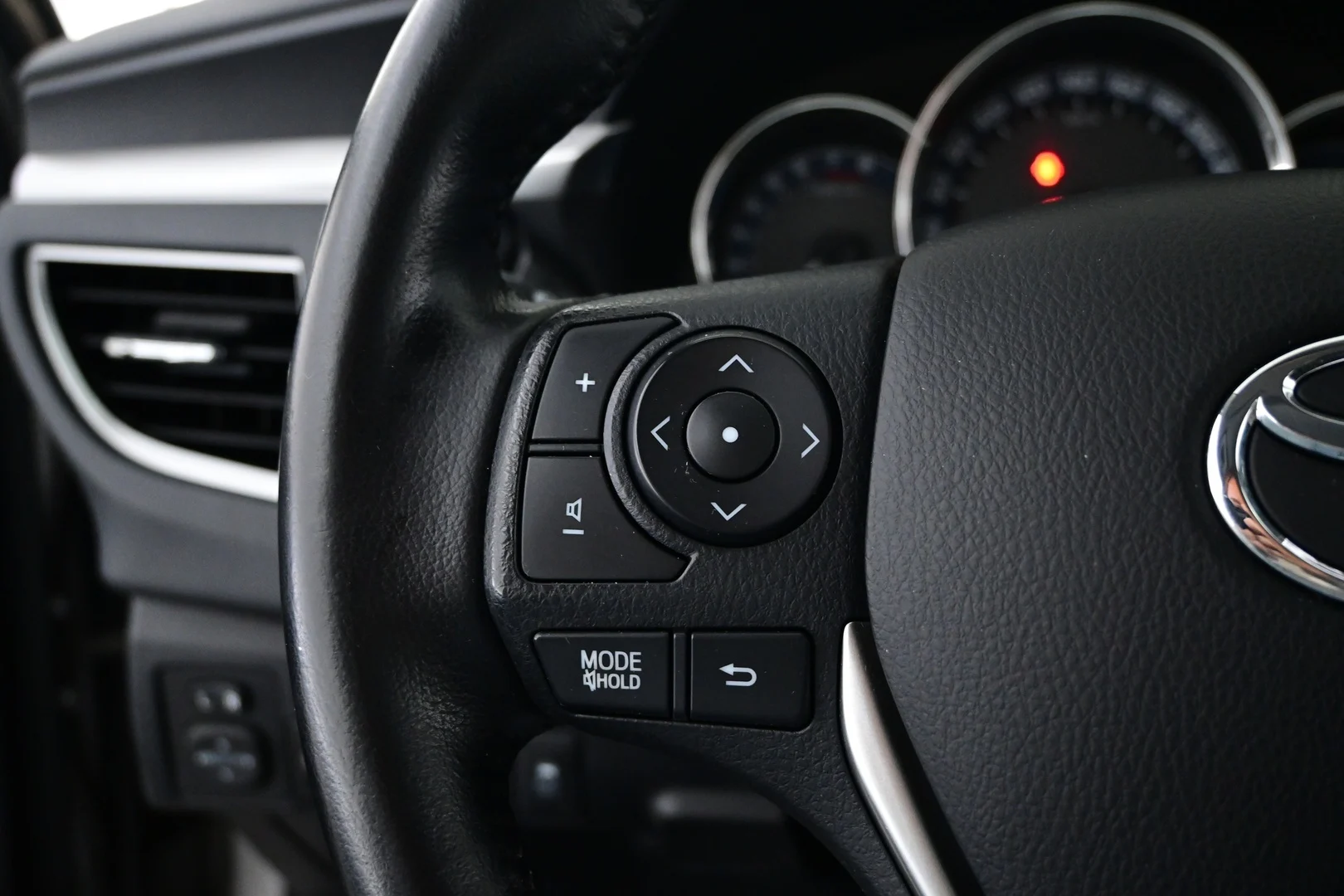 Car Image - 2uIOsQcsdeY7fcO6v9tkYs