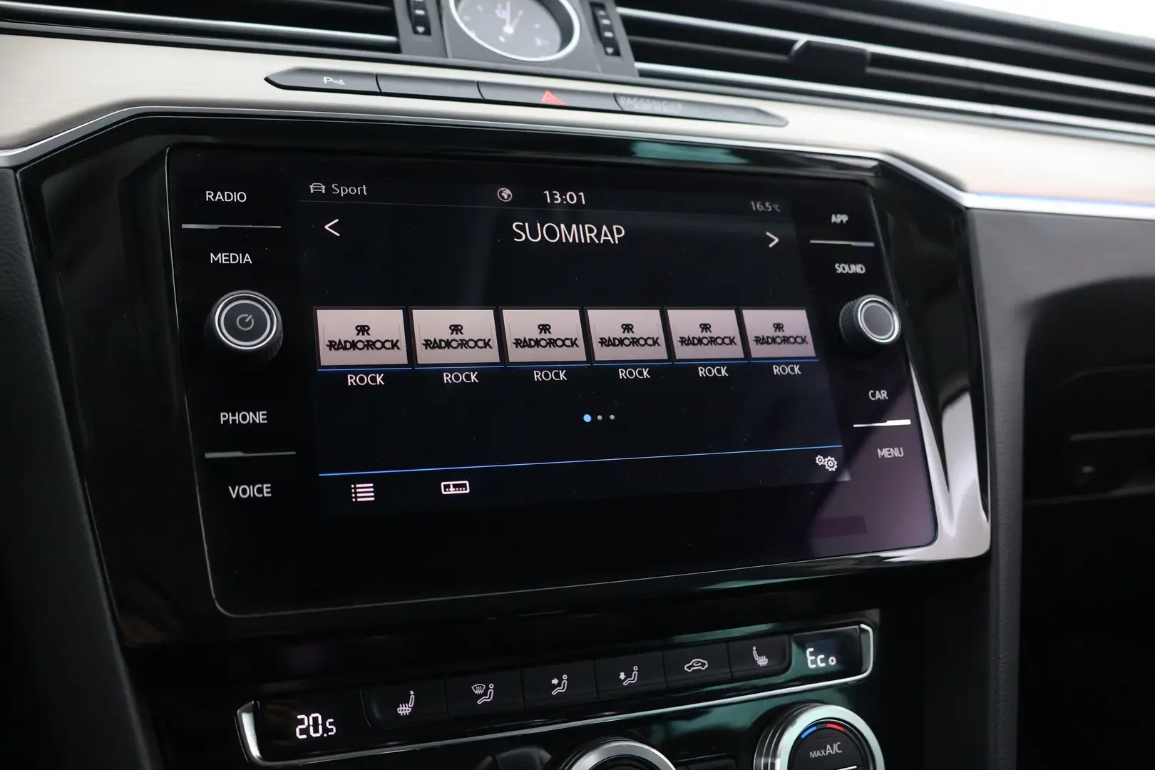 Car Image - lBR5ESRuWylDzrfegbe4F