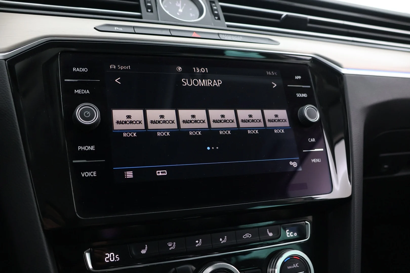 Car Image - lBR5ESRuWylDzrfegbe4F