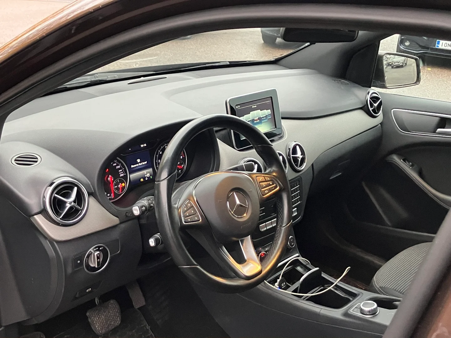 Car Image - KyMJlElbNy5dixY4TsvhY