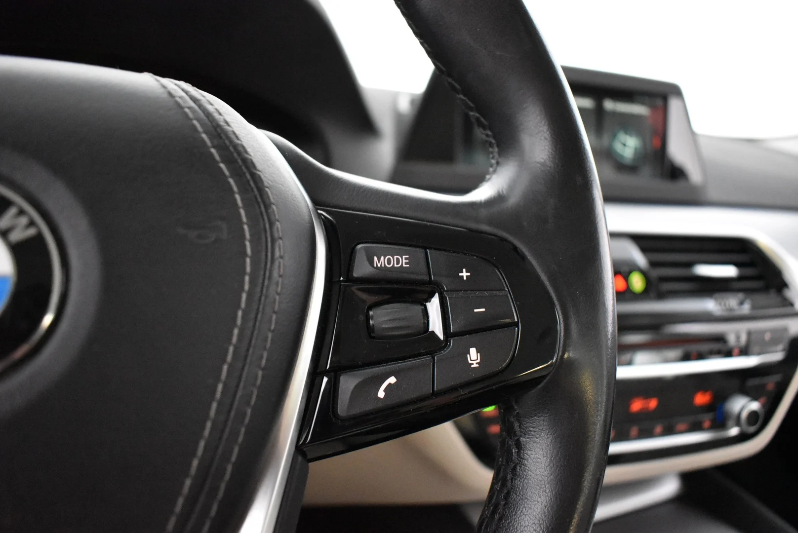 Car Image - 6EUWpFVXraAut0IW34qDzS