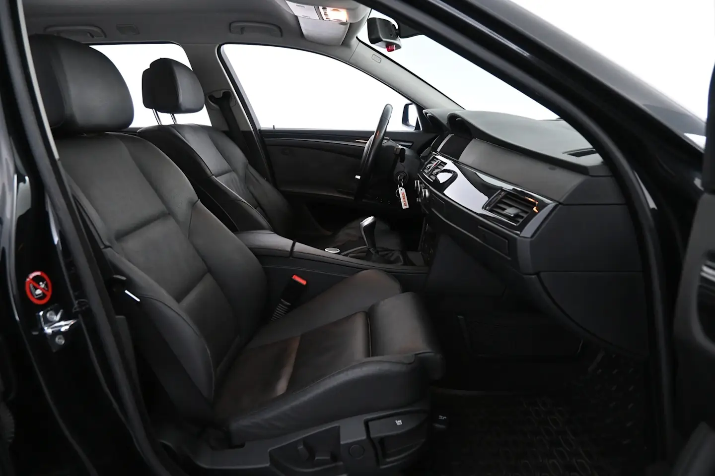 Car Image - mZjI4K01CfPavlRWmPKFT
