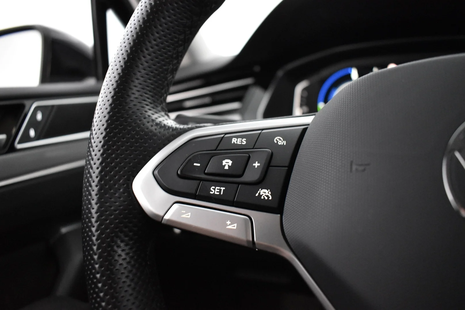 Car Image - h7KORTtLx9YNeS3VPbp54