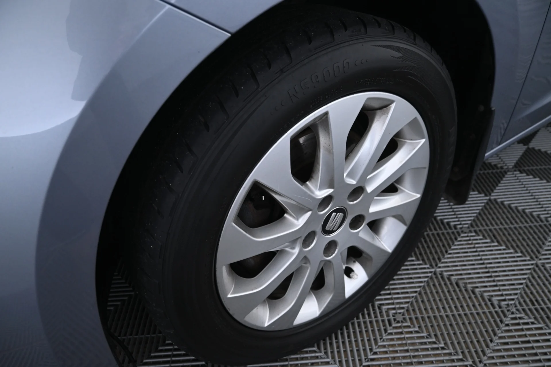 Car Image - 6jxEgd18J8xSDHsDkRssBr