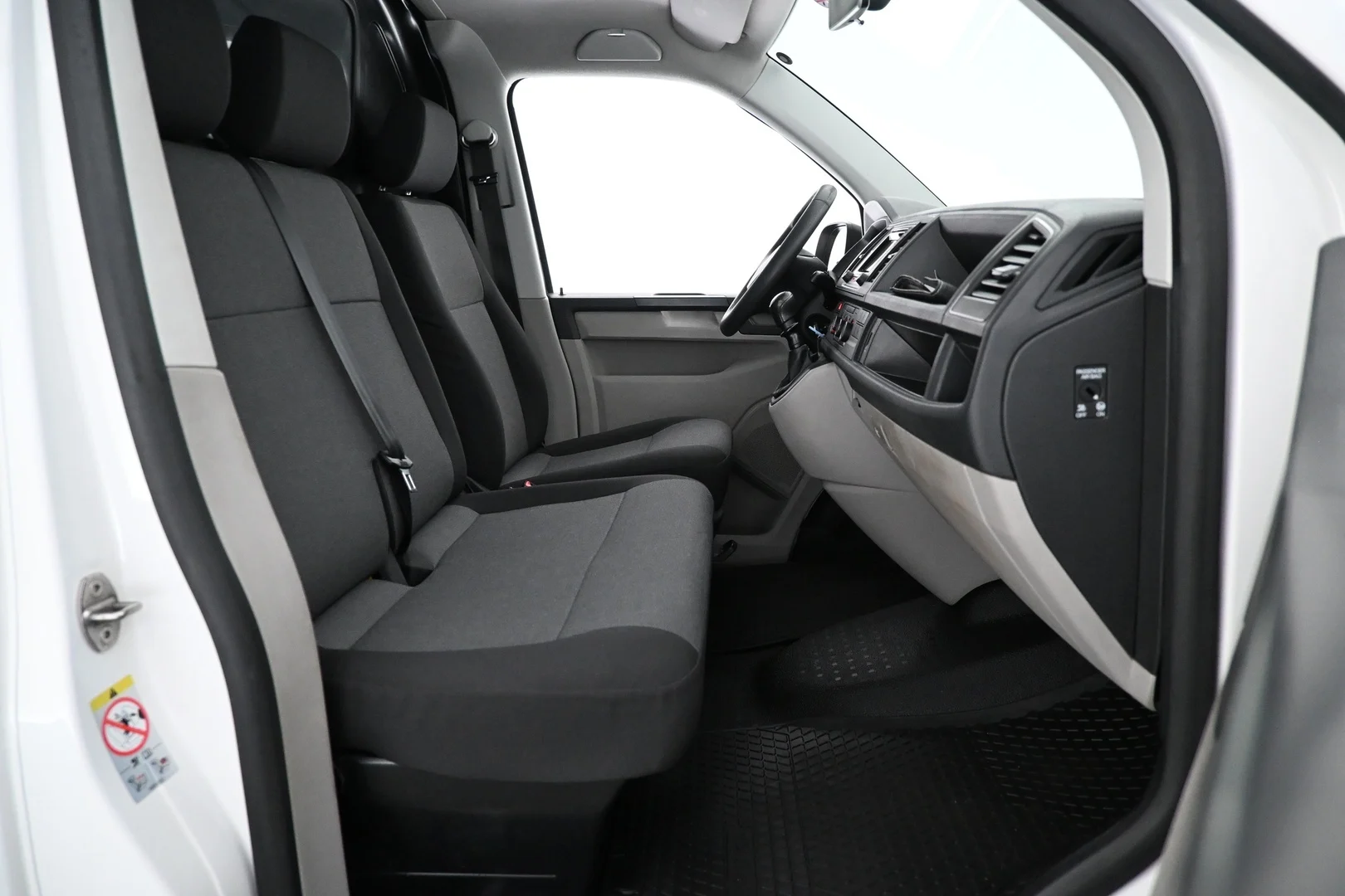 Car Image - 6ujXGNedO60OZsMQMhpd9P