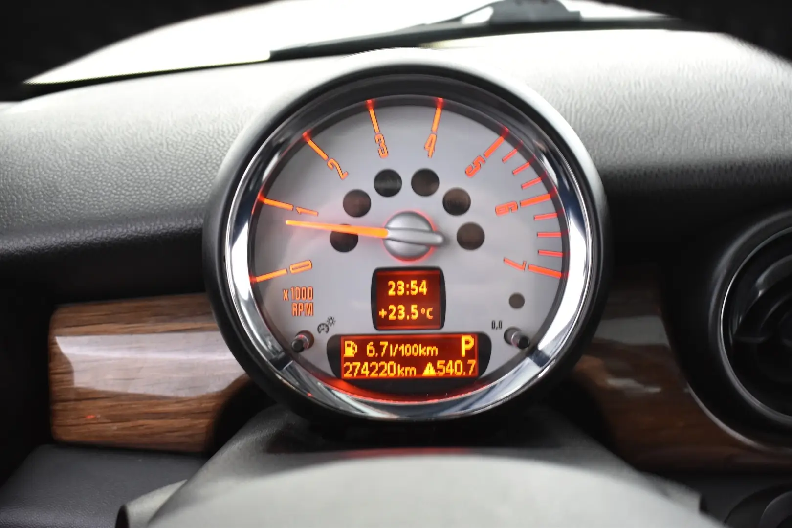 Car Image - 44M3Uwio37nICO6c0tV7Cb