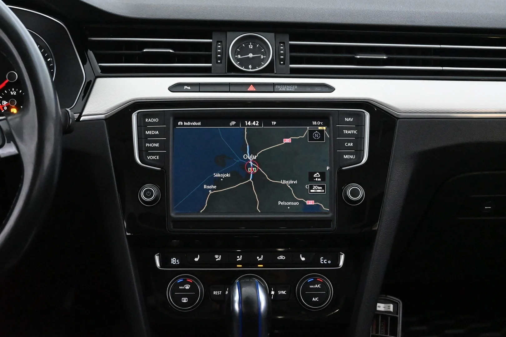 Car Image - 20jC8HIWpMq3UjsmuJ3lGT