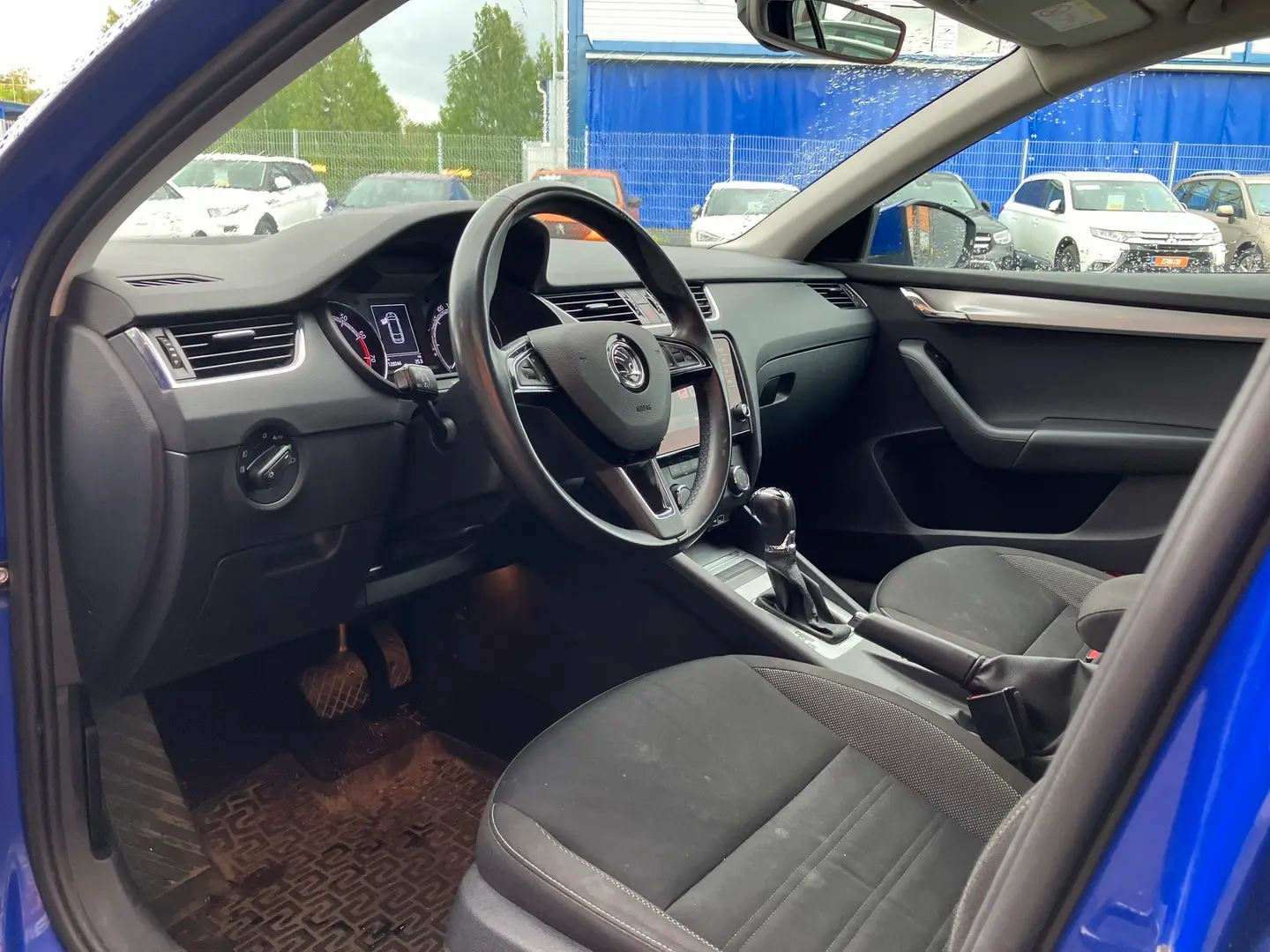 Car Image - 4IYAlPh2Bmz0a6QzDiIAz1