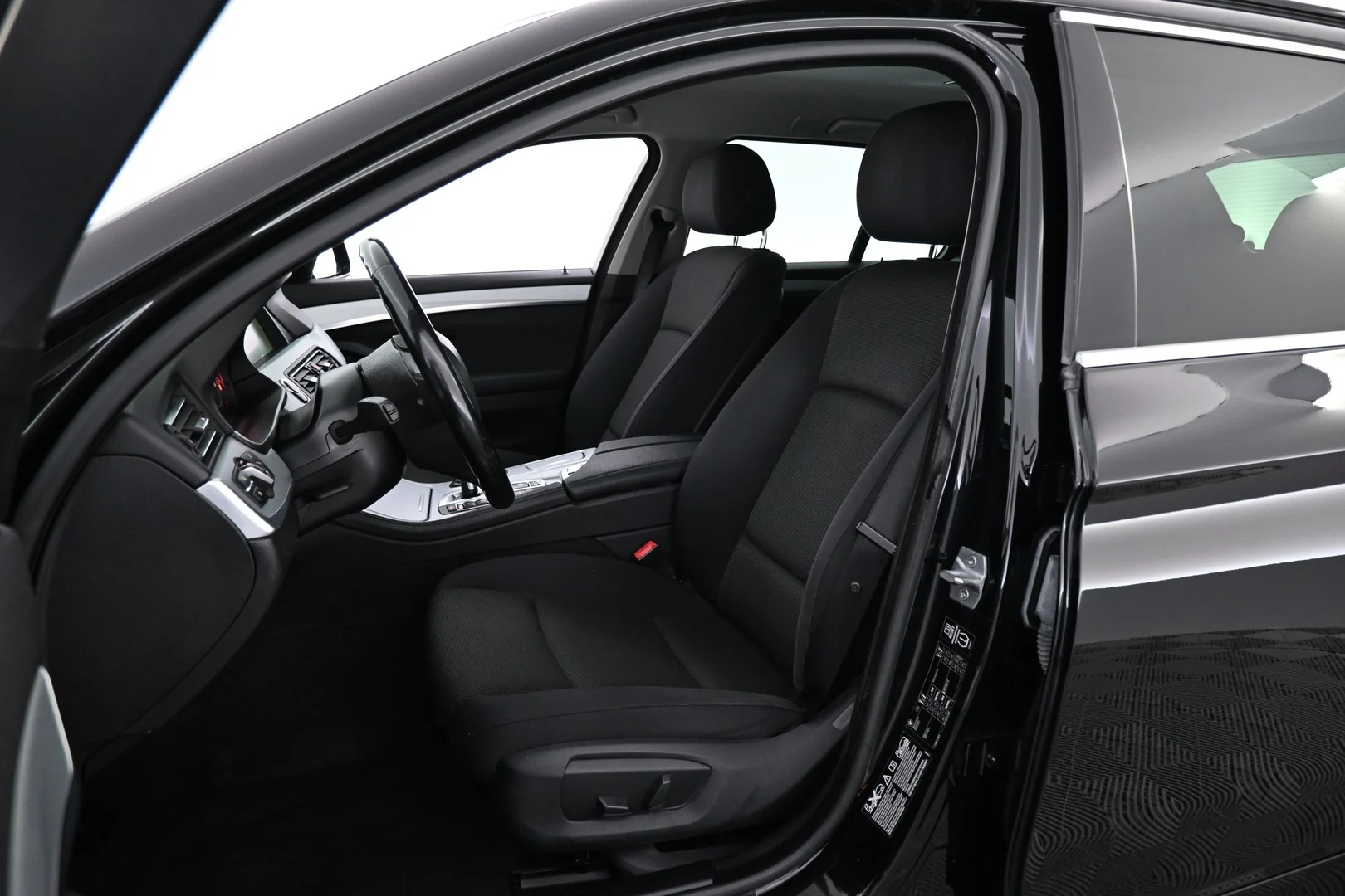 Car Image - 463itYyN8plNwFTE3MrwoF