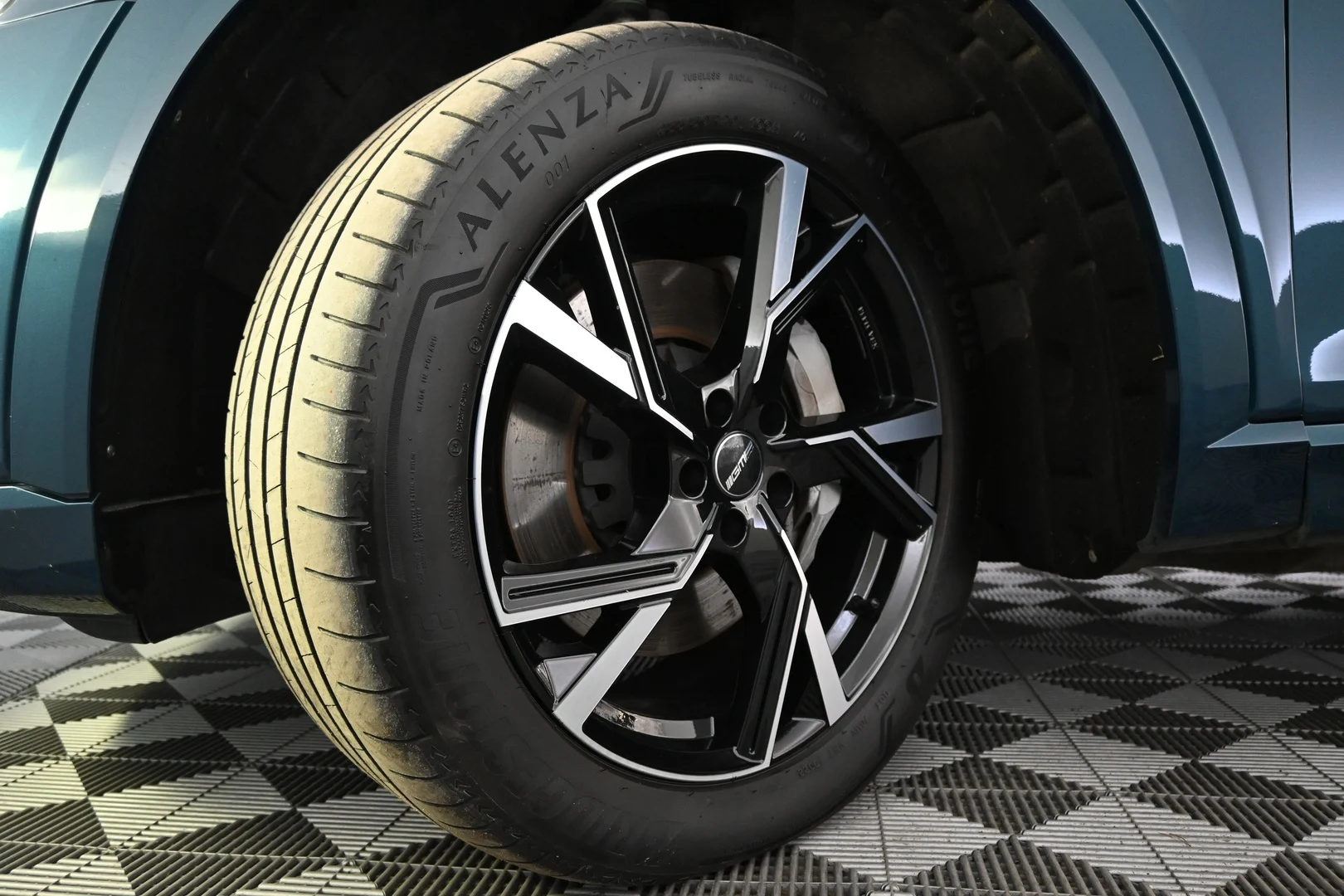Car Image - 4KsusEdg4o6l5ccYdELA4V