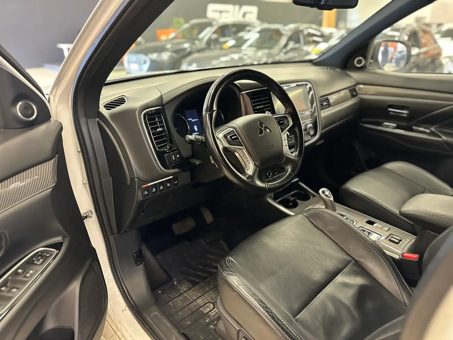 Car Image - XXFGdBwlJVQkcCNESo6l8