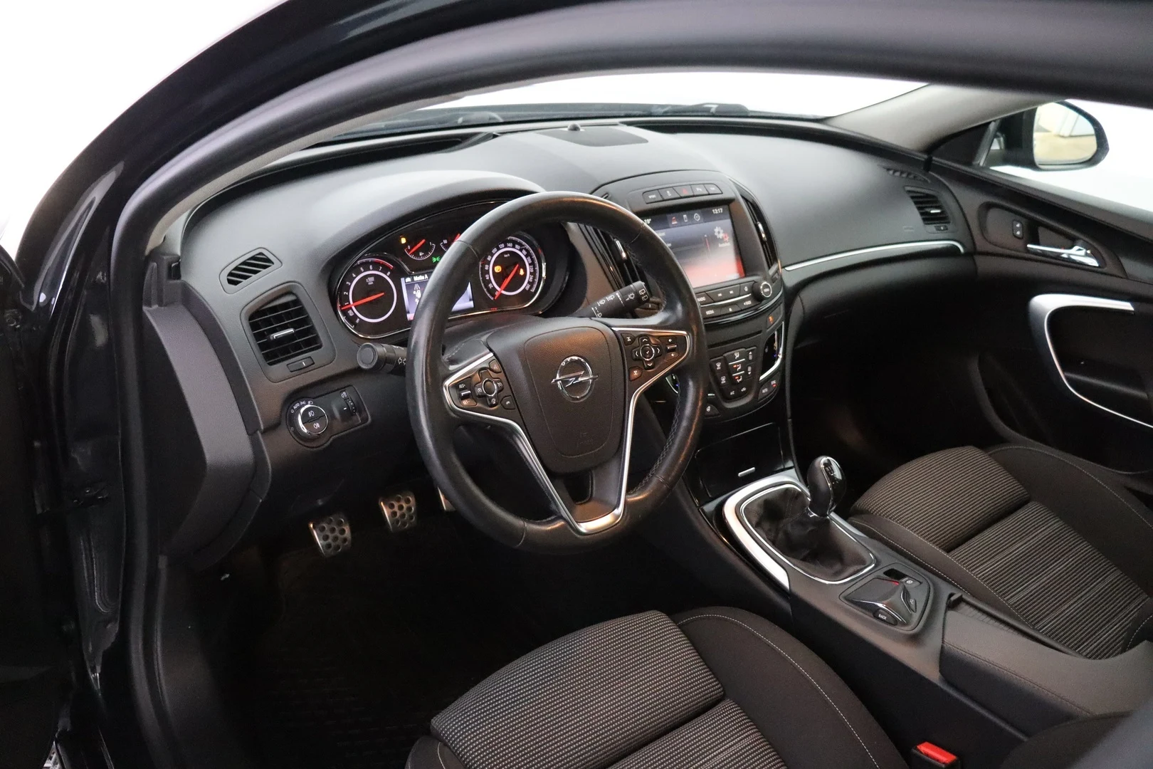 Car Image - 6QCXH8fcLzSzqQMJUaV7GK