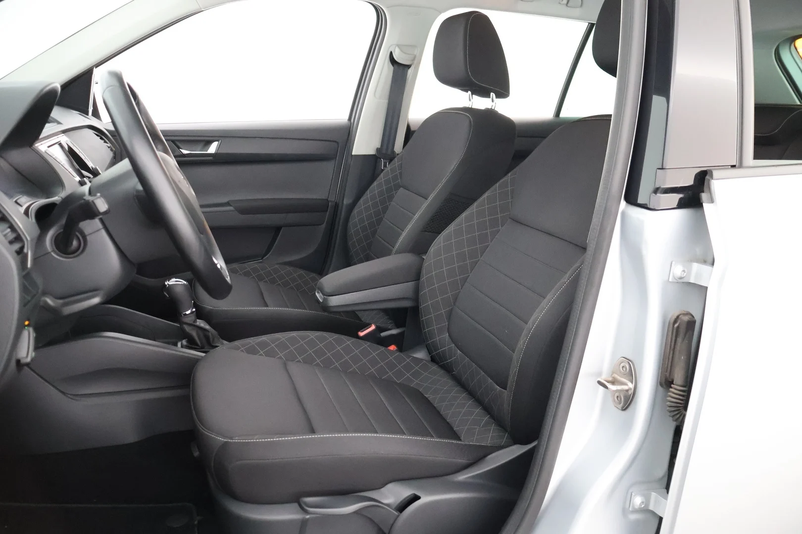 Car Image - 7kMjx4Dv79WuI4WlAObiil