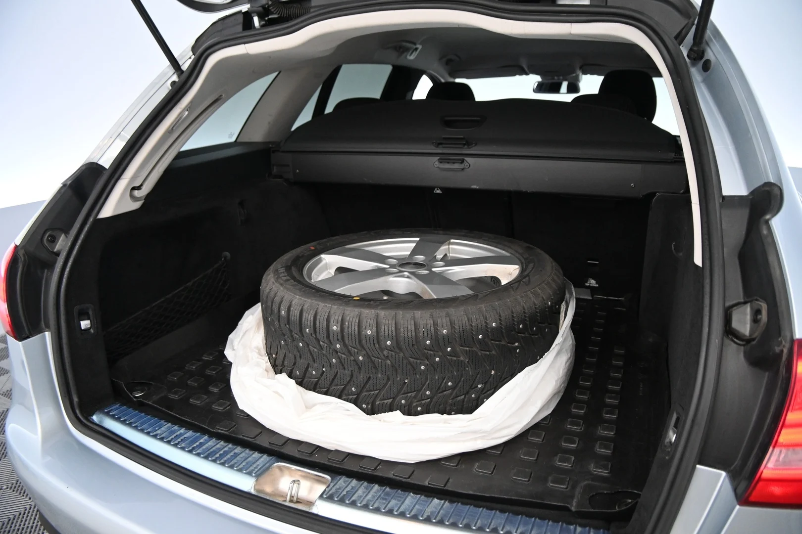 Car Image - ogRHLvv1UQFW4B7LPhD67