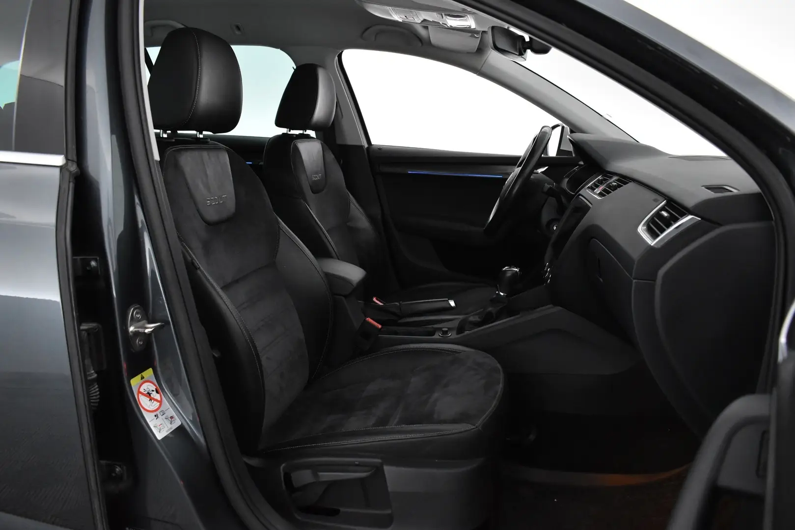 Car Image - 3fUIYLygjq36fpYTCzGEBi