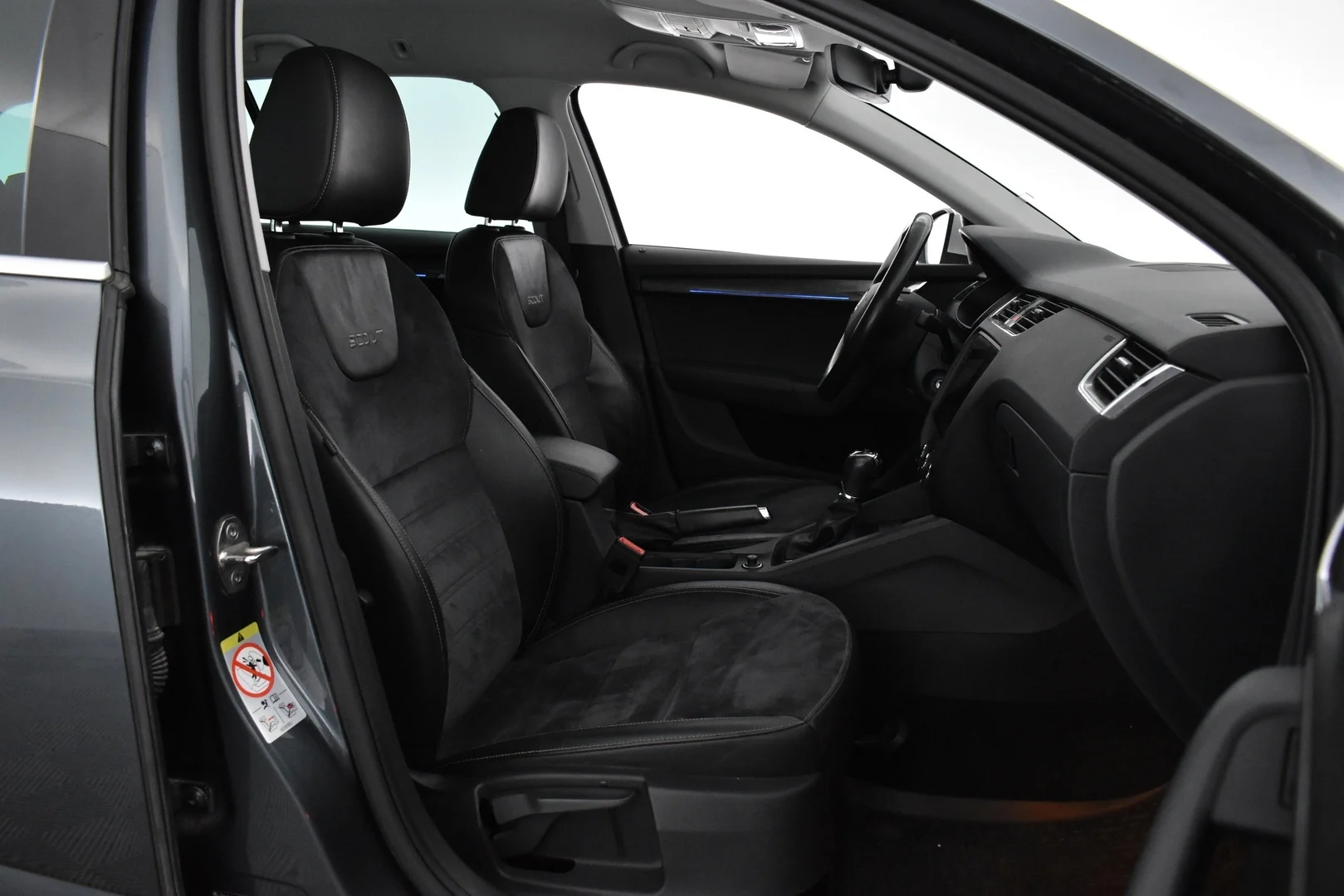 Car Image - 3fUIYLygjq36fpYTCzGEBi