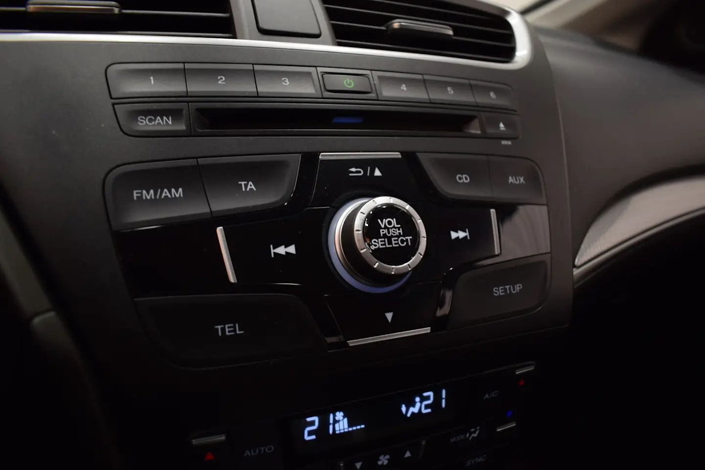 Car Image - pbkIENbaE3gIxwUqp9L8V