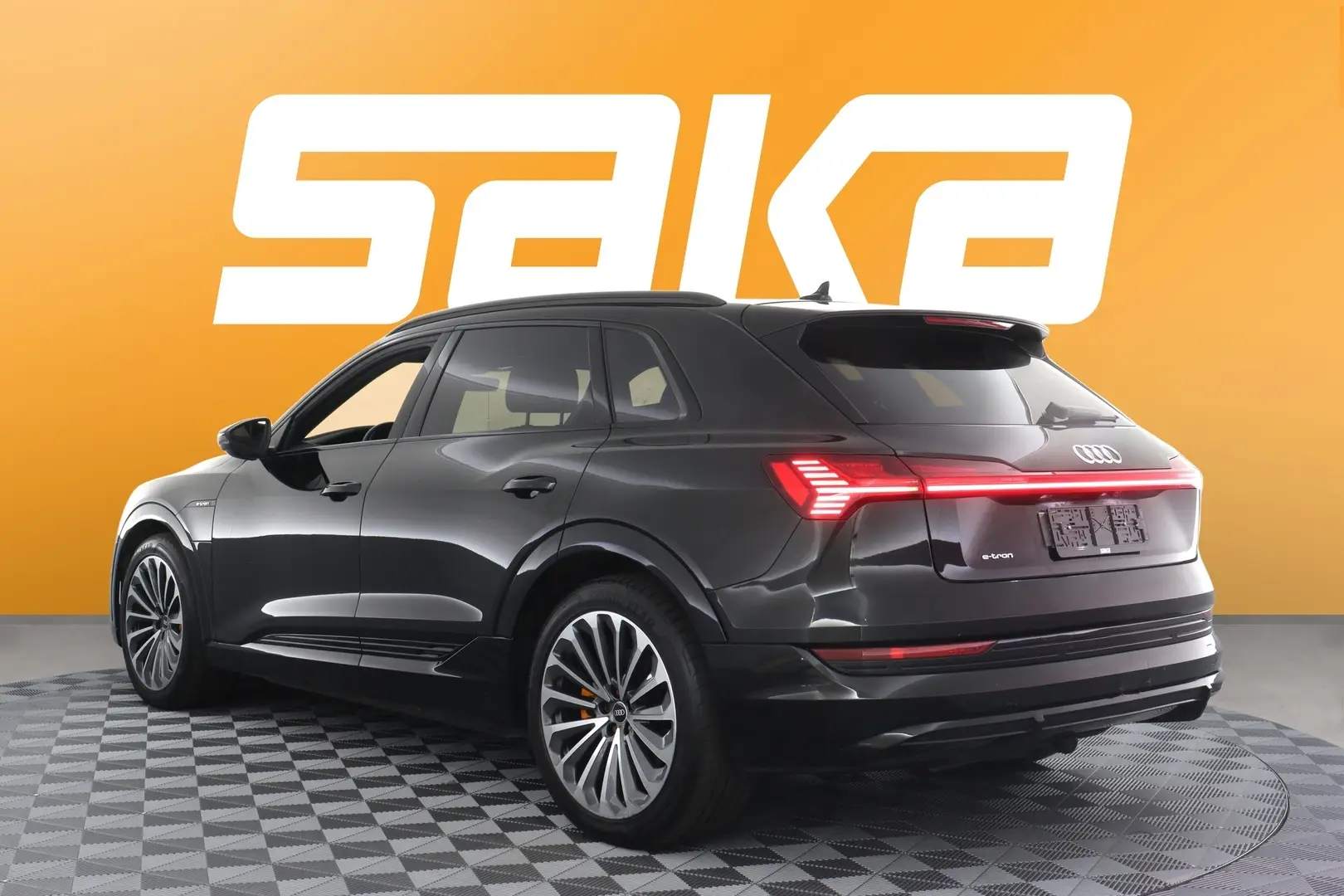 Car Image - 374CIl4GnTDsLr9HBTC0RS