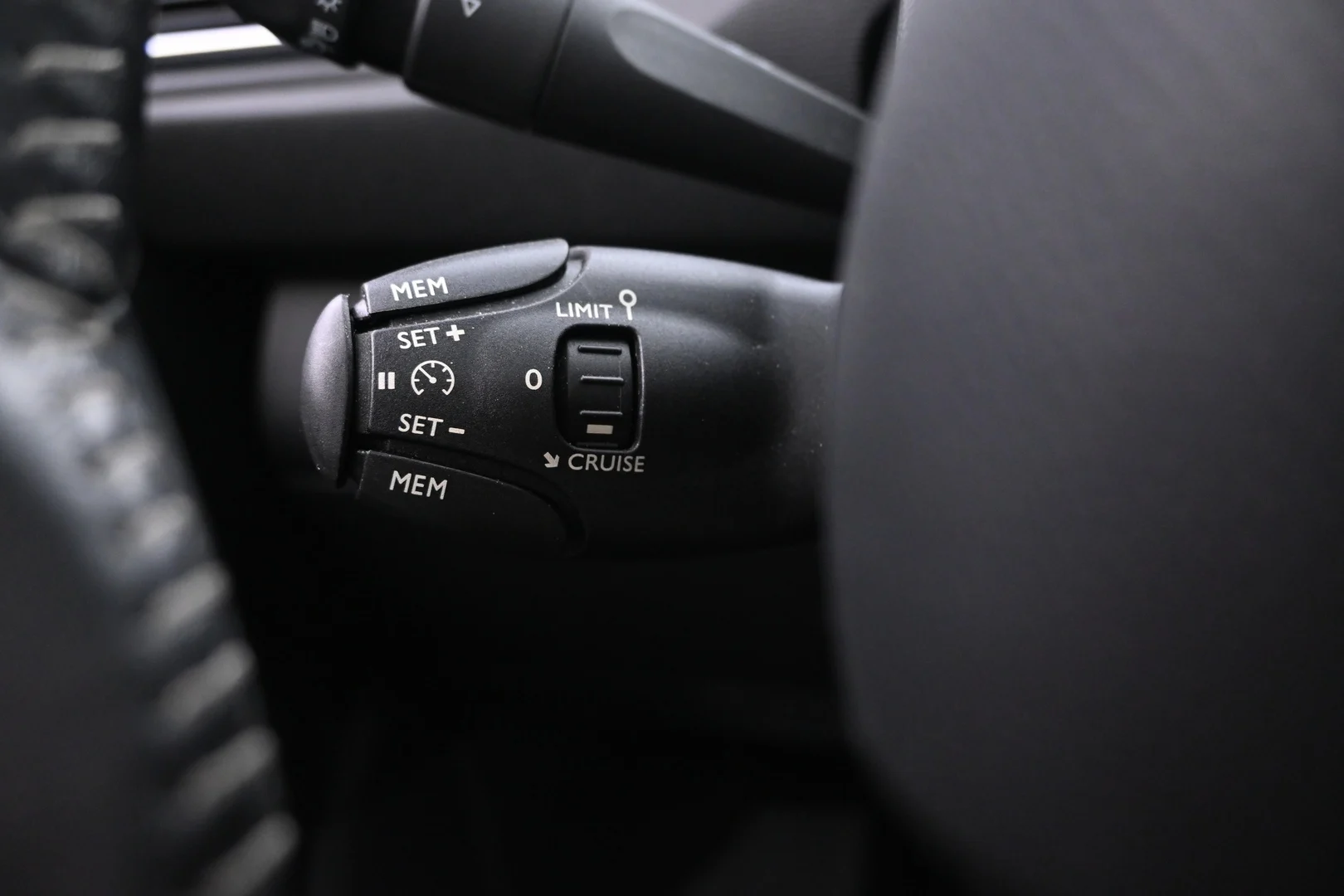 Car Image - 2gp7pAPMlcRg0GuUiZTe0F