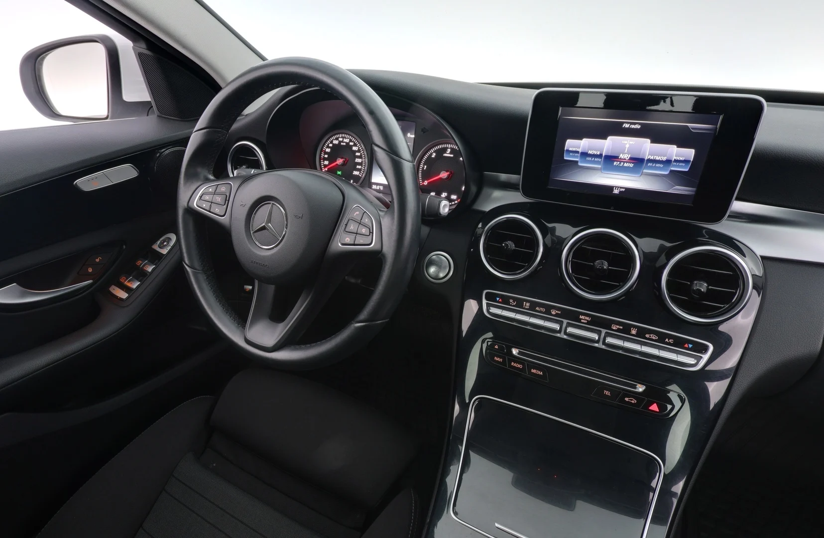 Car Image - 5VS7fayk0LD7kBu2bdYdv8