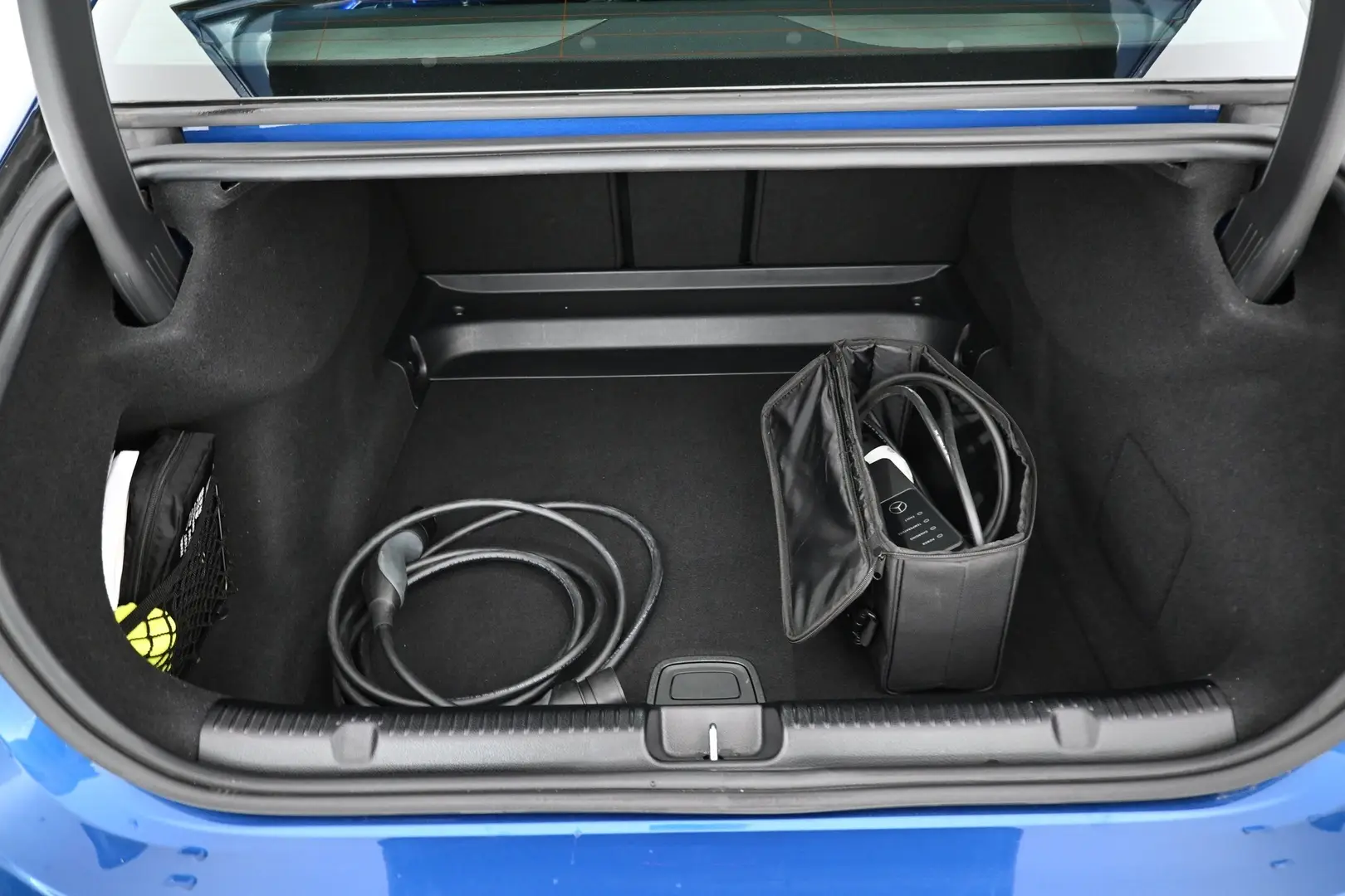 Car Image - 5LissfvYgwBpZxQ9PFOnBz