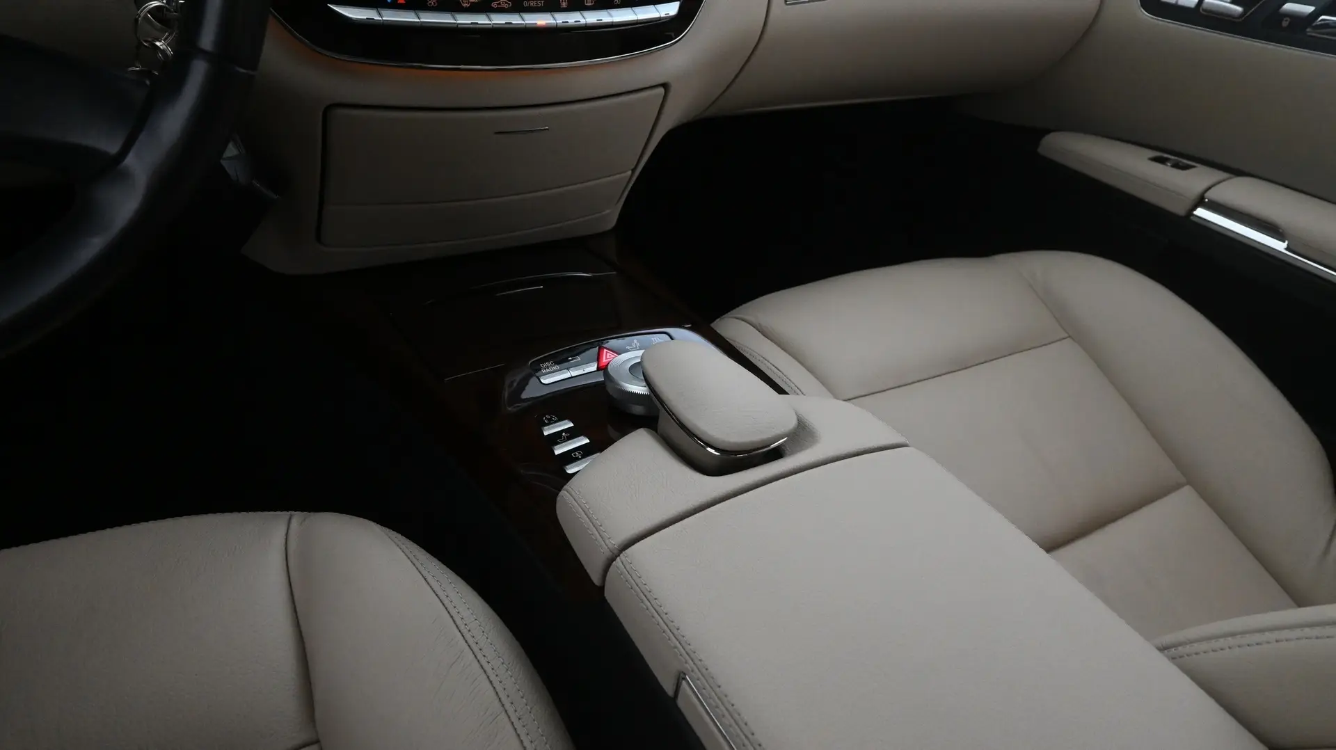 Car Image - 2jjB1OiW6LEvzJjcJ4Rp6z