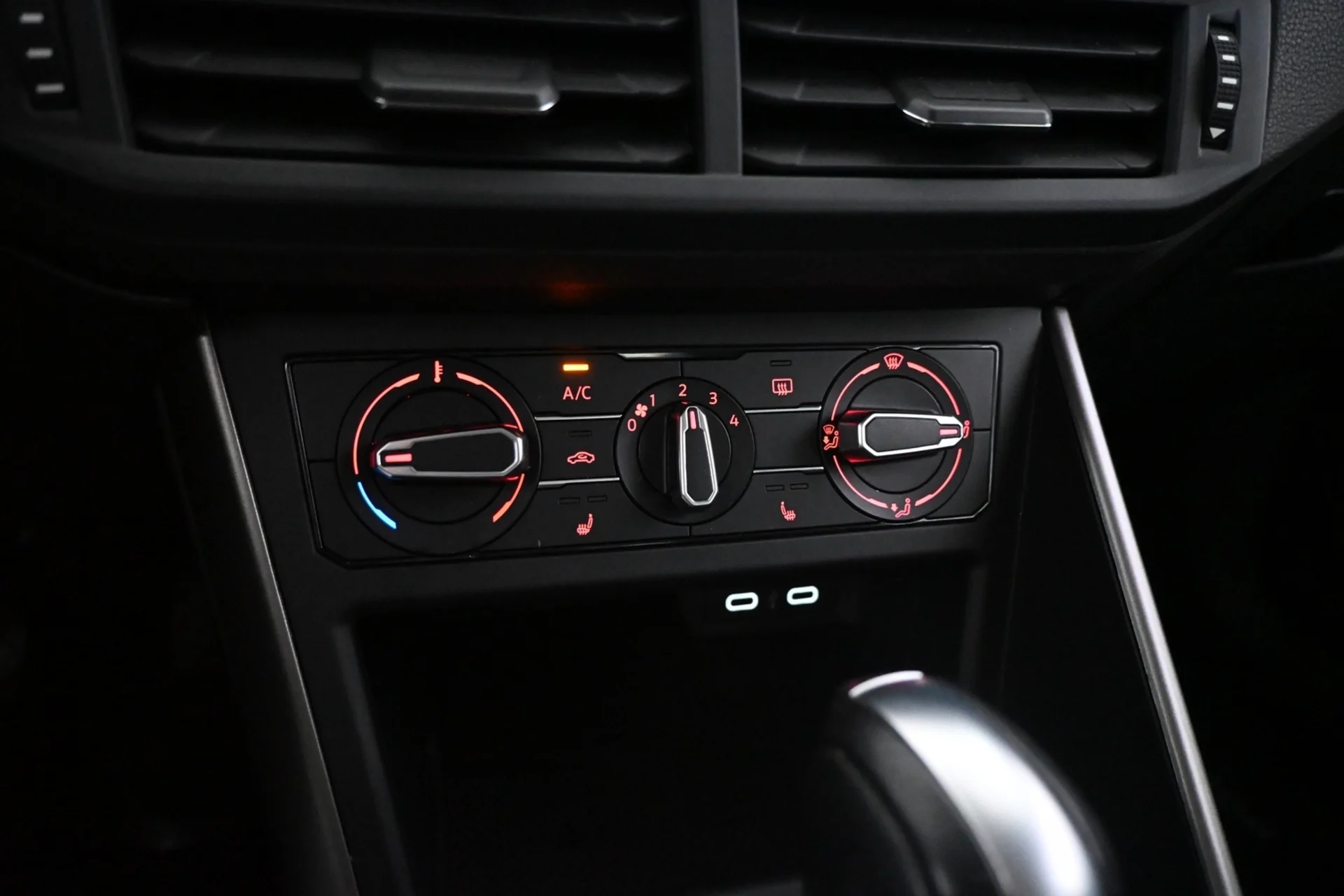 Car Image - 21c7fiLYPuclnc8dGffnGx