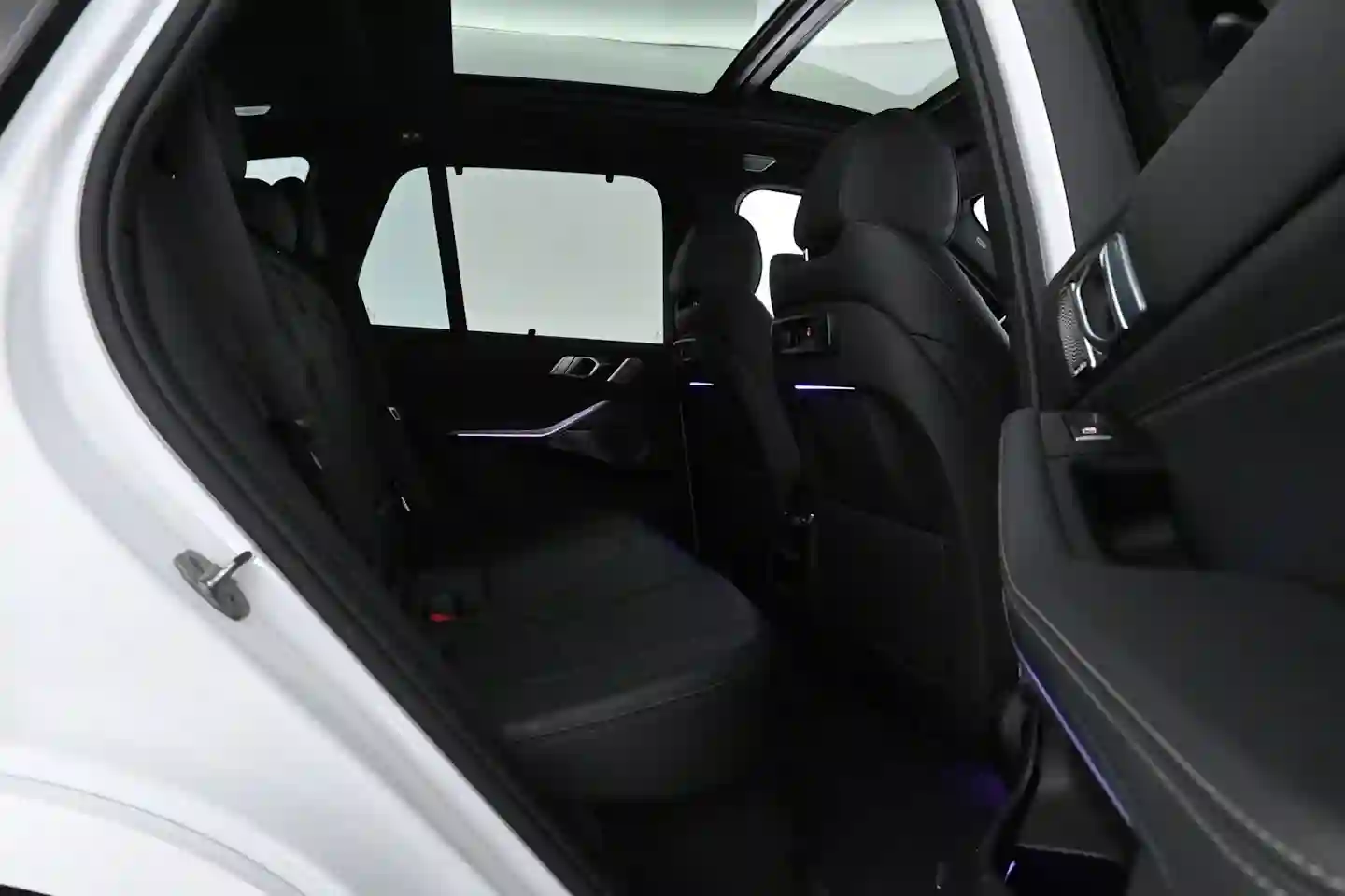 Car Image - Sv62XHijIJm7wCdT6iU6F