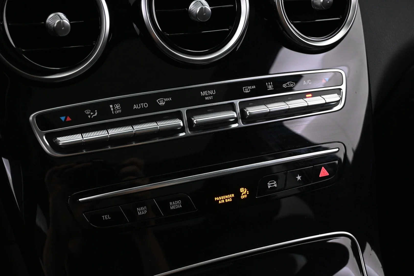 Car Image - 2Xw0N6iOl8Y2tqyH3DpZvs