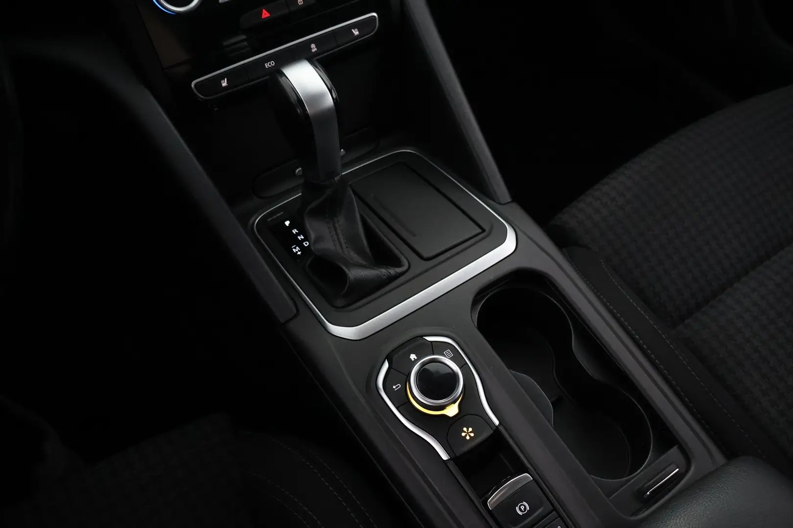 Car Image - 47sClDmkfmVEMz3bU8uIMO