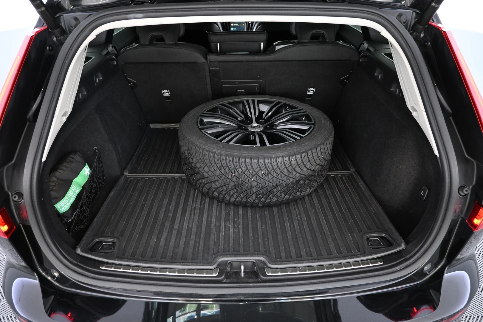 Car Image - 3vAPJuTuvzepoLYb1A53Tx