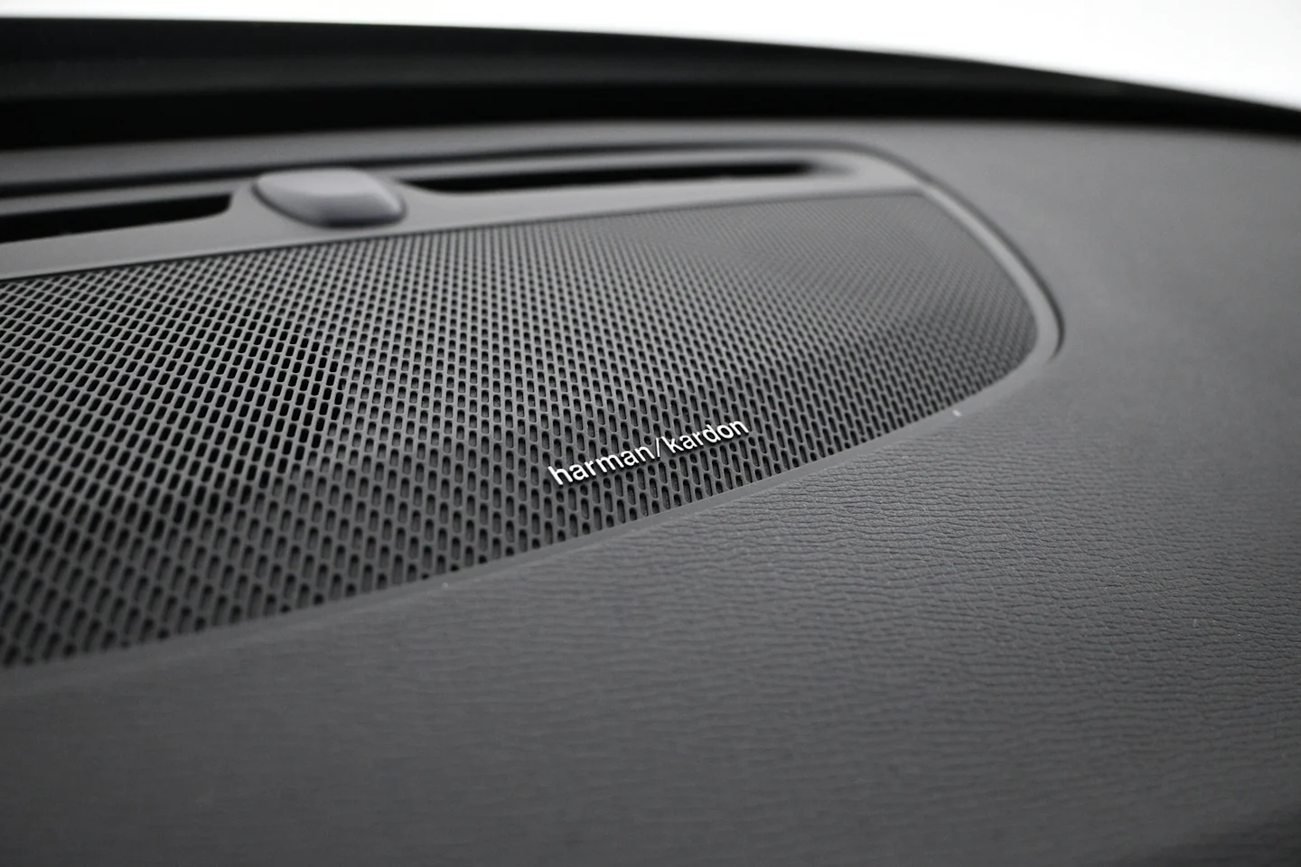 Car Image - 5JlvR56cpBzM5cDSRKoZrt