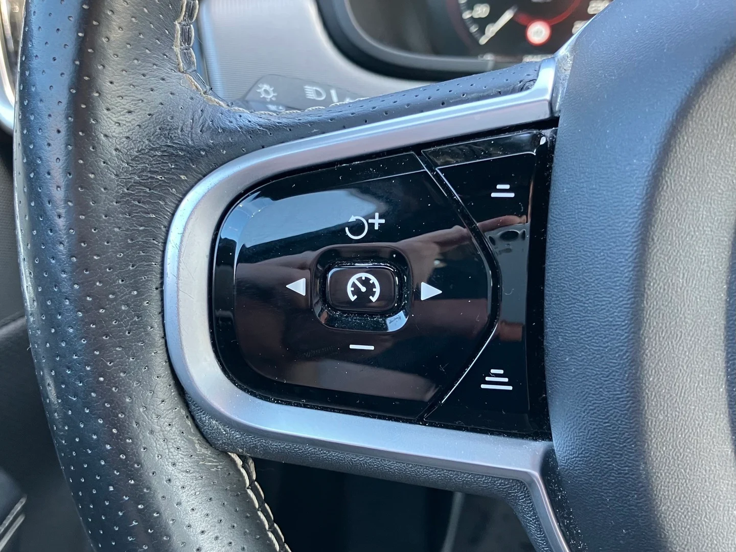 Car Image - 3wZ7Qd5fIlBxQsBBAdUhzz
