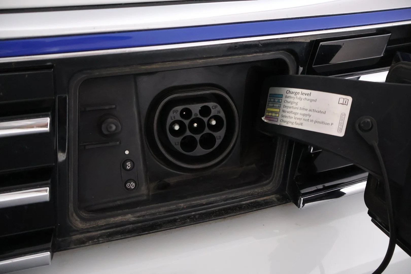 Car Image - NSDo8DdjIv3gfDPjlqTh9