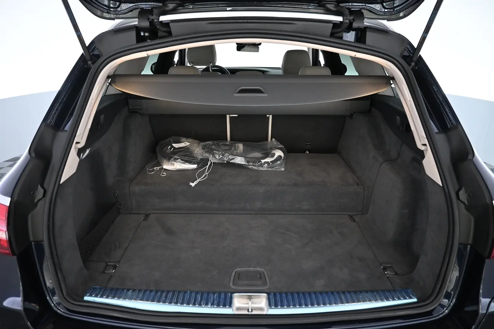 Car Image - nkfubx2hWI83IzQ4HHEzR